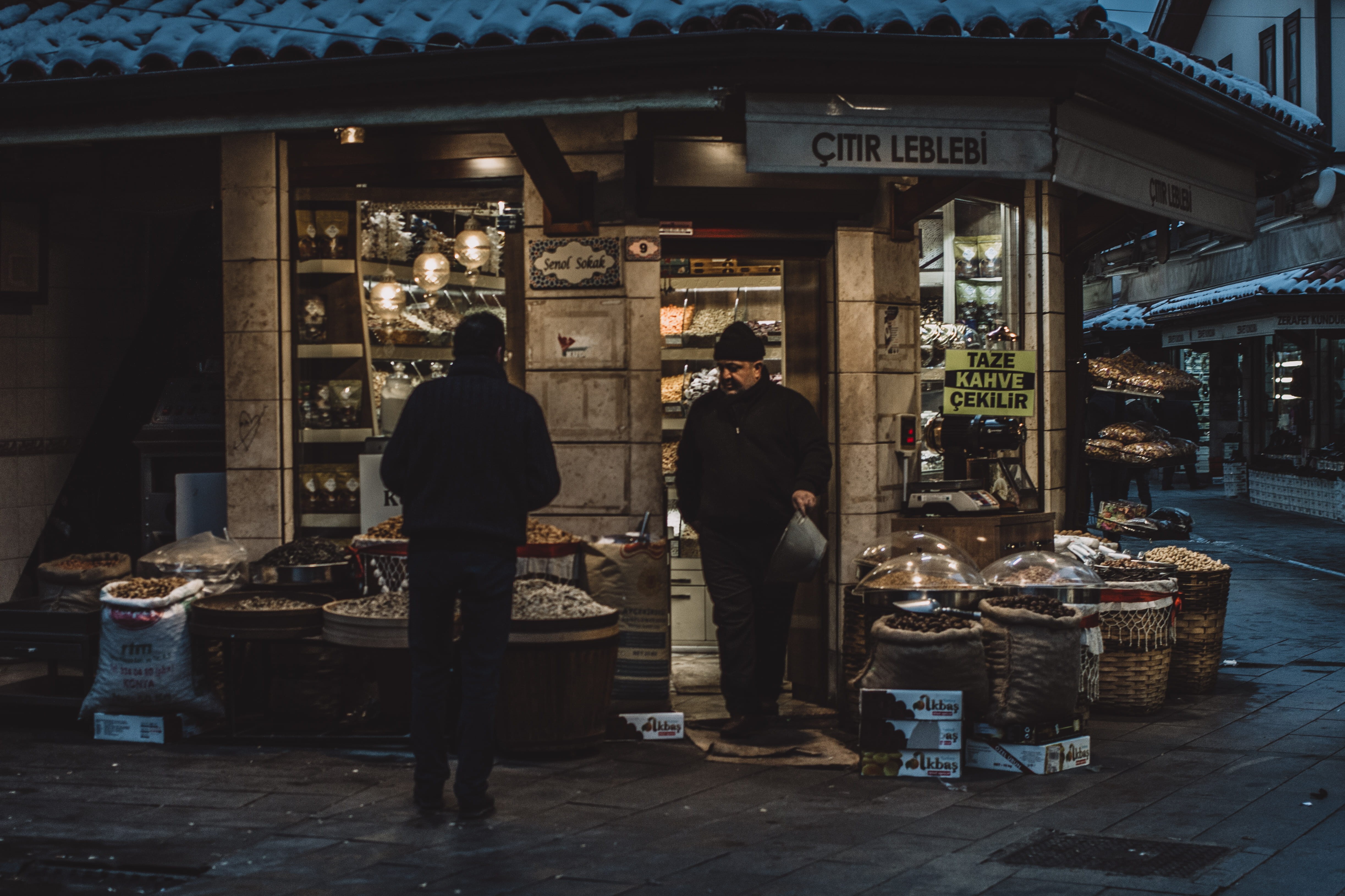 architecture, market, shelf, illuminated, real people, near, twomen, yellow, business, sweets, newsstand, man, lifestyles, 4K, city, front, building exterior, HD Wallpaper