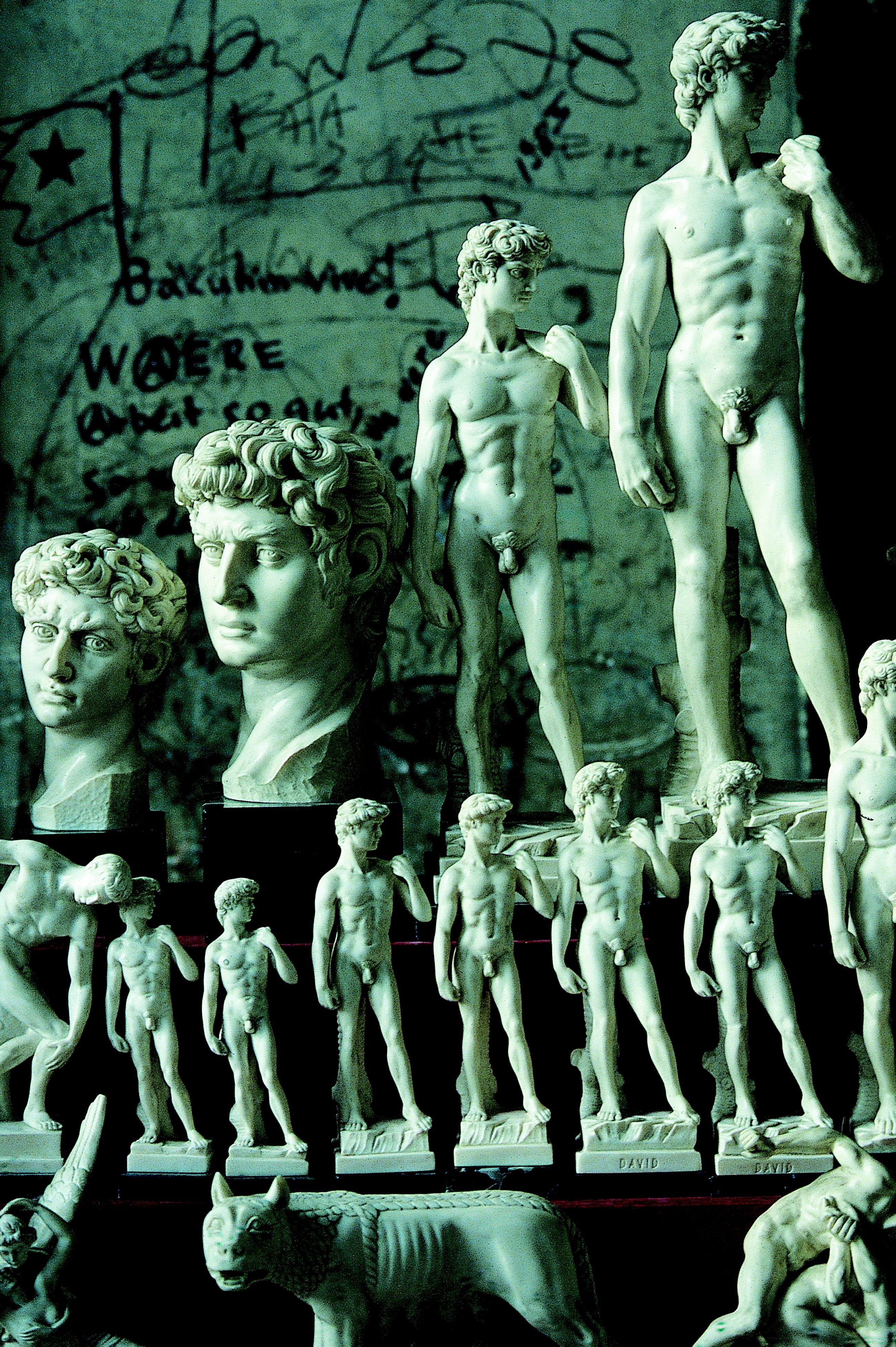 human representation, 4K, history, tourism, creativity, day, female likeness, high renaissance, small replicas, original in the, most famous sculpture, Phone HD Wallpaper