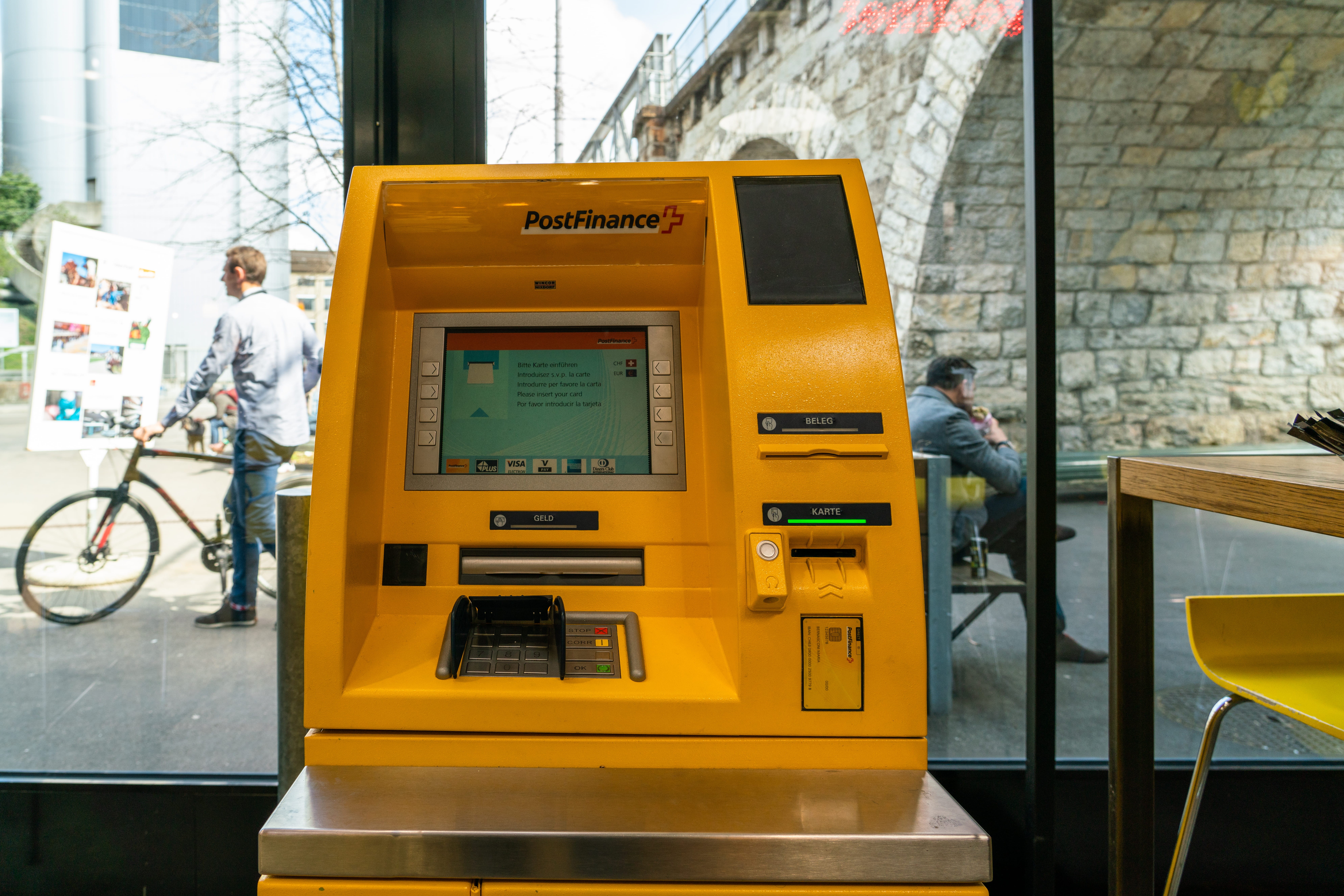 wall, apparel, near, connection, incidental people, two people, vehicle, glass, architecture, bike, telephone booth, lifestyles, cash machine, real people, HD Wallpaper