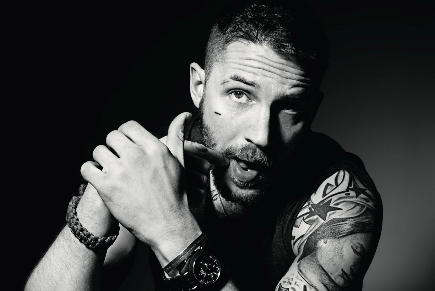 social issues, tattoo, facial hair, headshot, portrait, tobacco product, 720P, men, communication, front view, looking at camera, monochrome, Tom Hardy, HD Wallpaper