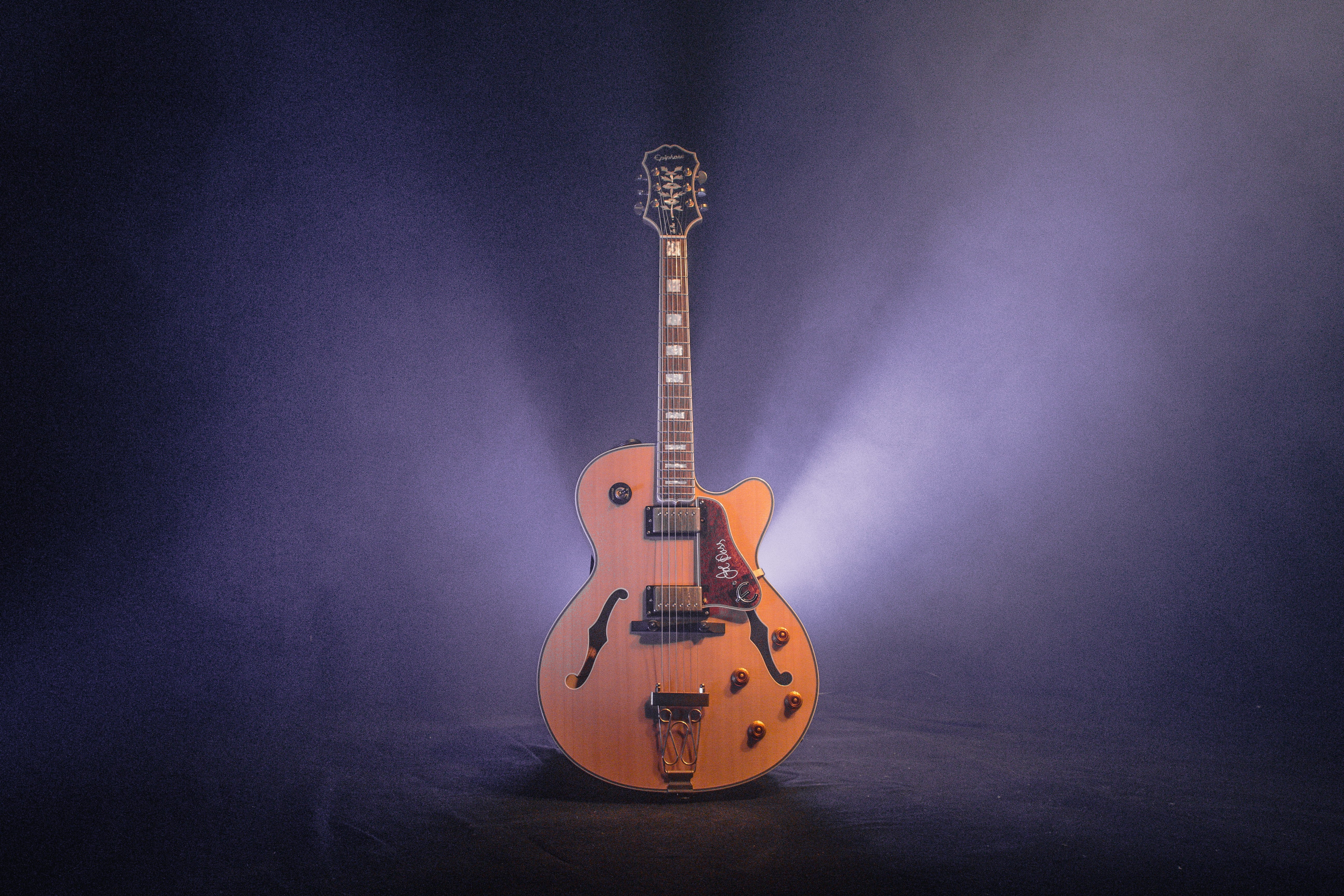 string, electric guitar, performance, dim, acoustic guitar, no people, studio shot, copy space, colored background, stage, still life, light, black background, HD Wallpaper