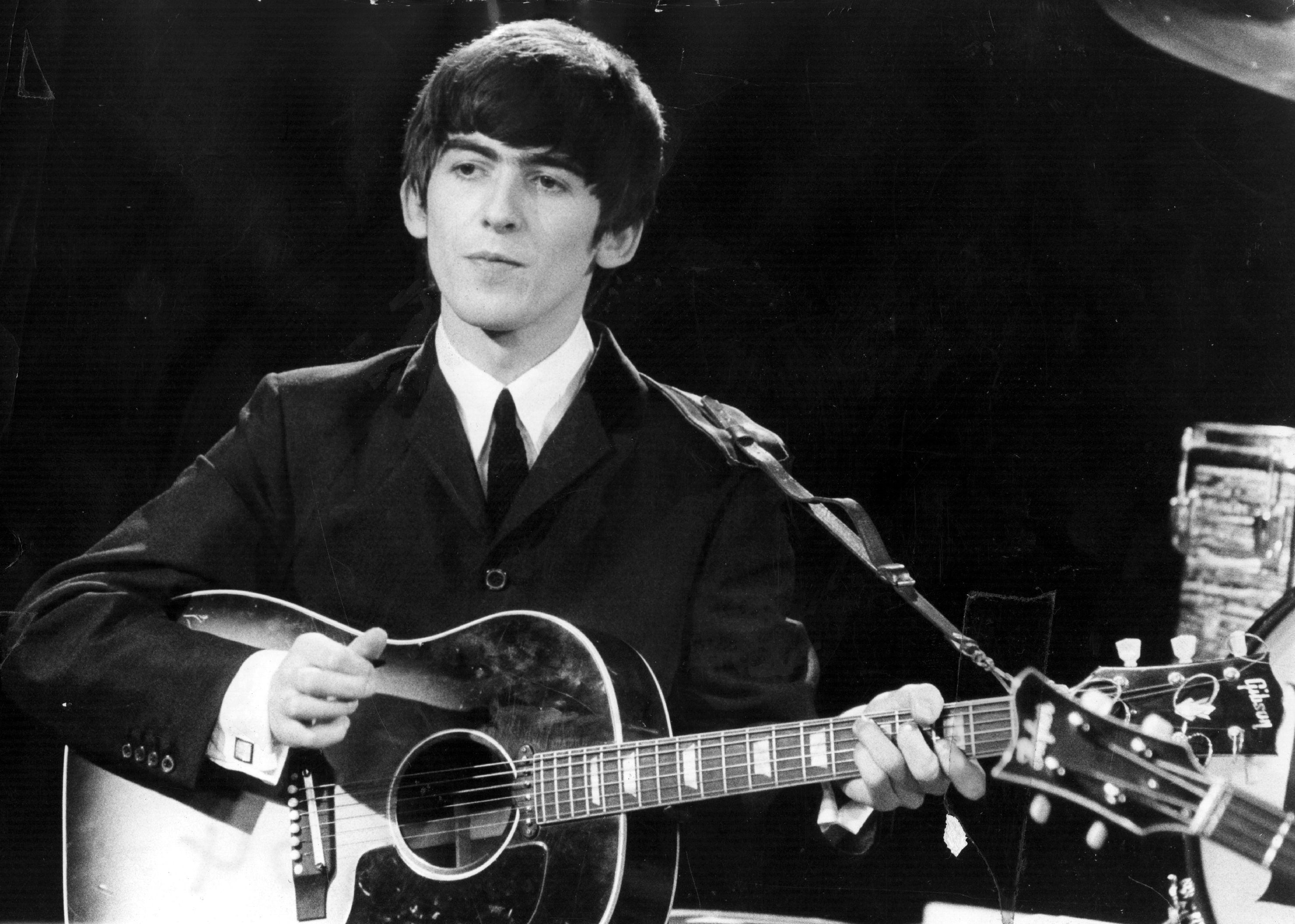 string instrument, paul, arts culture and entertainment, portrait, front view, Beatle, stage, artist, playing, mccartney, holding, 2K, b/W, plucking an instrument, HD Wallpaper
