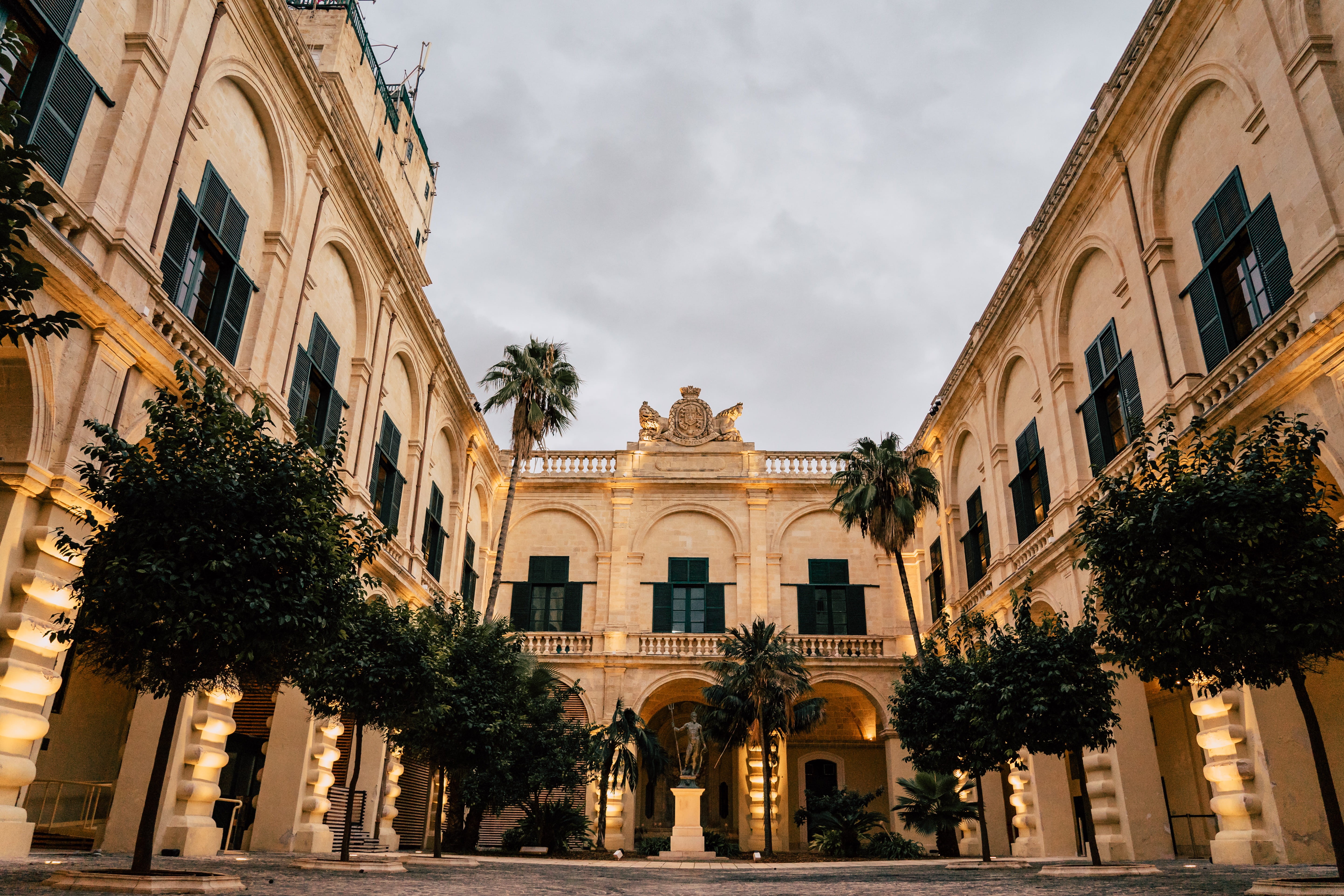 built structure, no people, nature, malta, outdoors, sky, history, day, arch, building, residential district, cloud - sky, low angle view, grandmaster palace courtyard, HD Wallpaper