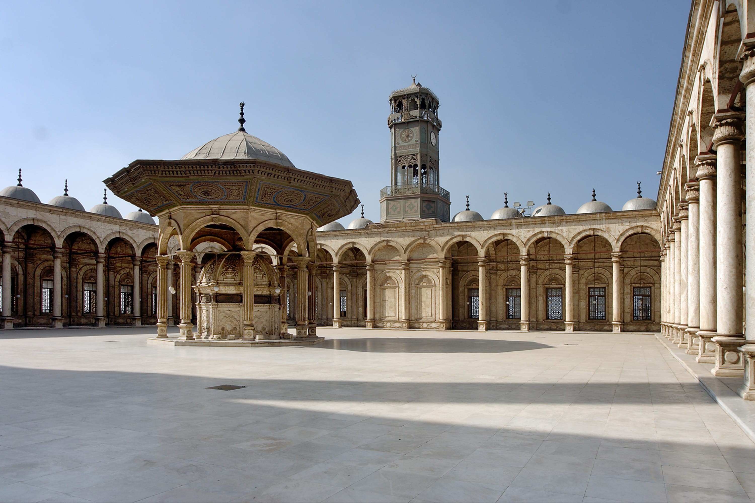 day, mosque, belief, arch, spirituality, architectural column, place of worship, sky, sunlight, travel destinations, nature, clear sky, colonnade, courtyard, HD Wallpaper