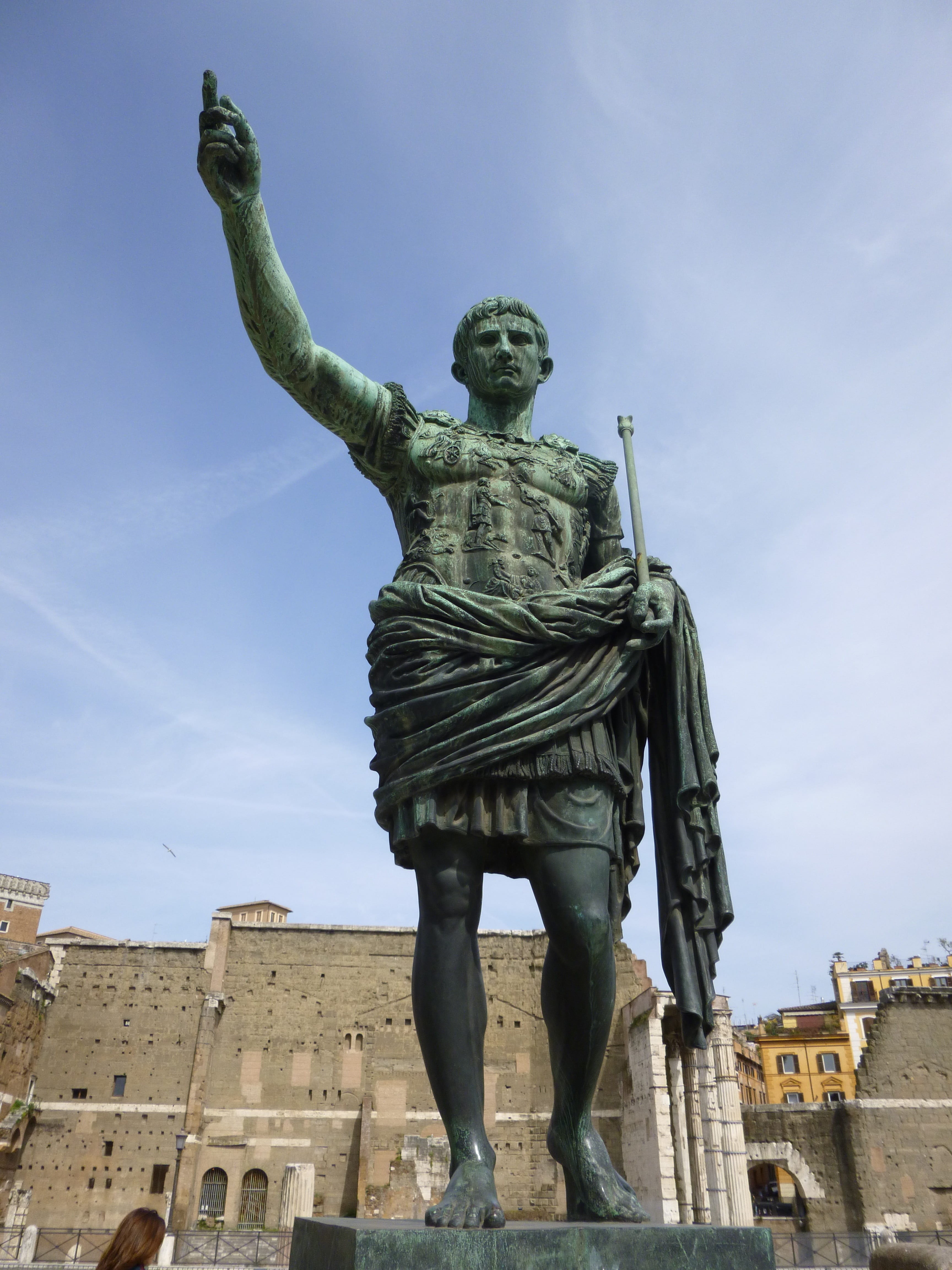 craft, caesar, travel, worms, photography, building exterior, representation, low angle view, man, roma, julius caesar, male likeness, sky, italy, tourism, Phone HD Wallpaper