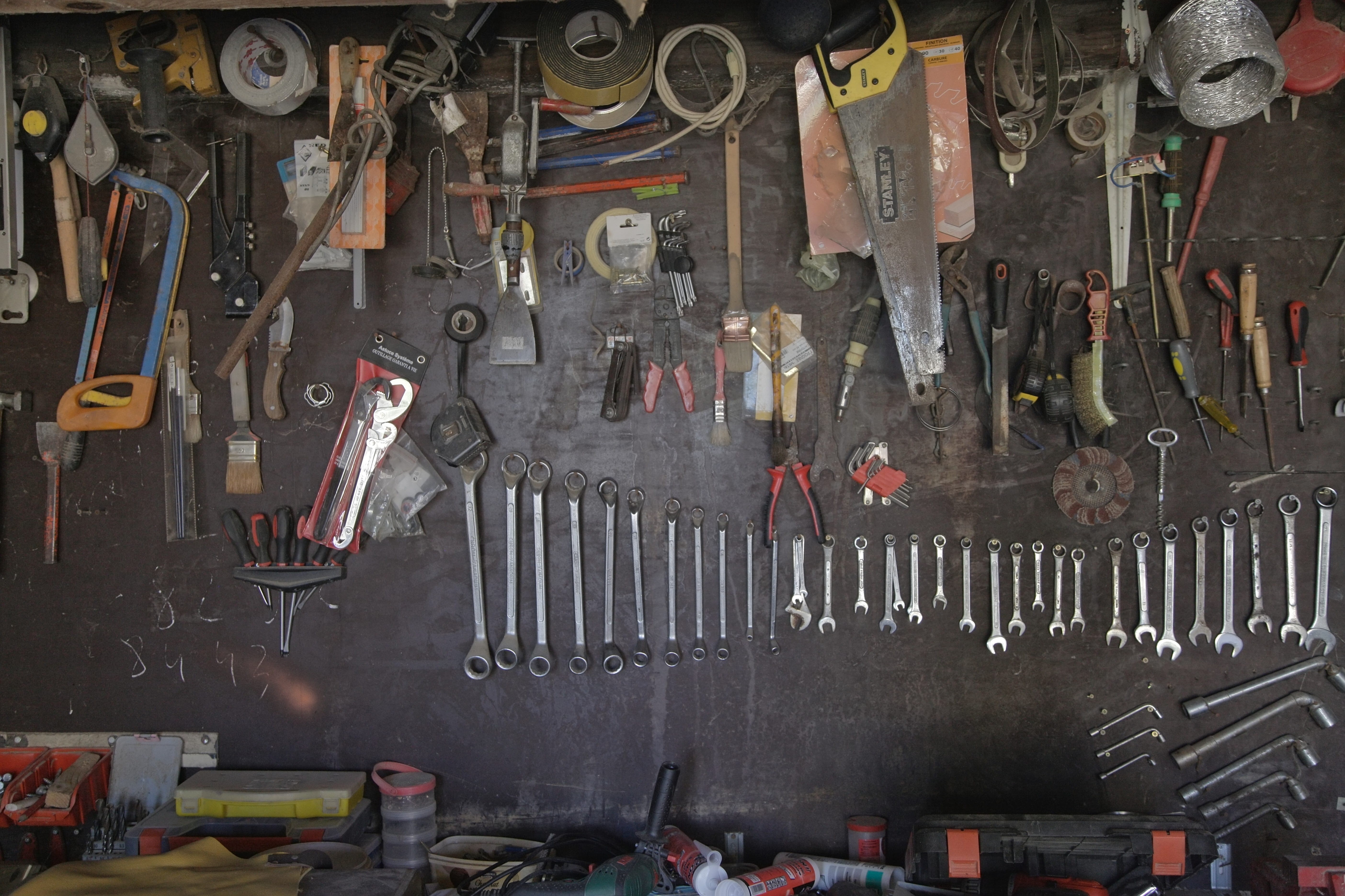scale, hand tool, abundance, hammer, Wall, large group of objects, tools, collection, man made object, choice, screwdriver, mechanic, Workshop, tool collection, HD Wallpaper