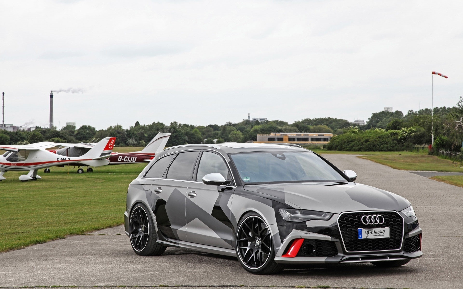 plant, 1080P, red, day, Schmidt Revolution, travel, grass, motion, airport, air vehicle, motor vehicle, nature, sky, airplane, green color, car, airport runway, HD Wallpaper