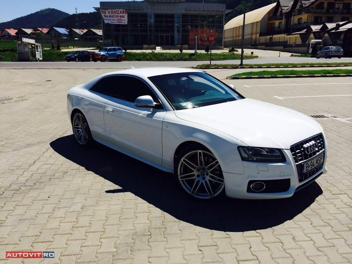 luxury, architecture, building exterior, white cars, Audi, motor vehicle, street, stationary, land vehicle, Audi RS5, city, building, vehicle, 480P, road, HD Wallpaper