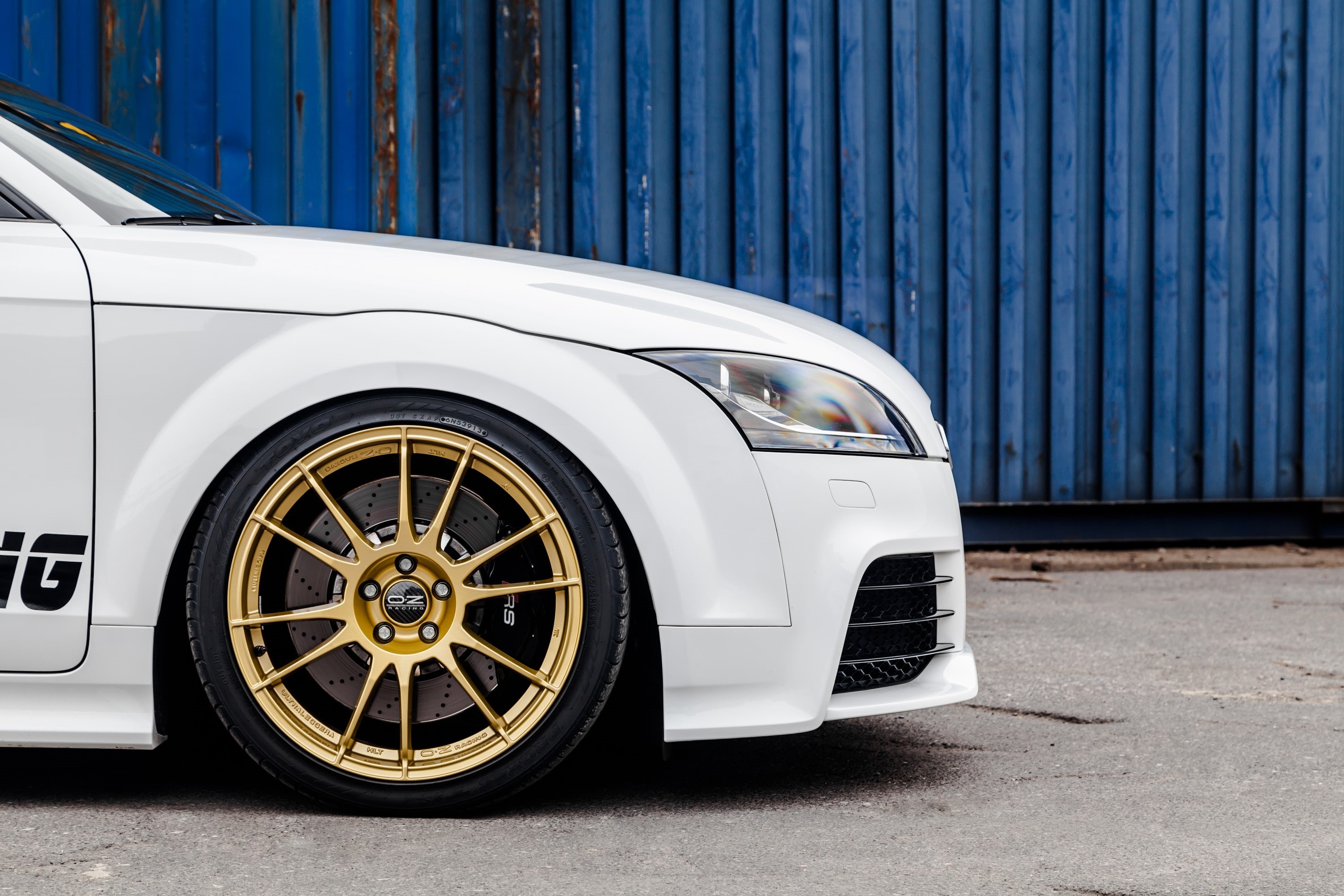 car, street, sports car, motor vehicle, mode of transportation, transportation, Audi TT, stationary, metal, day, city, land vehicle, shiny, wealth, luxury, HD Wallpaper