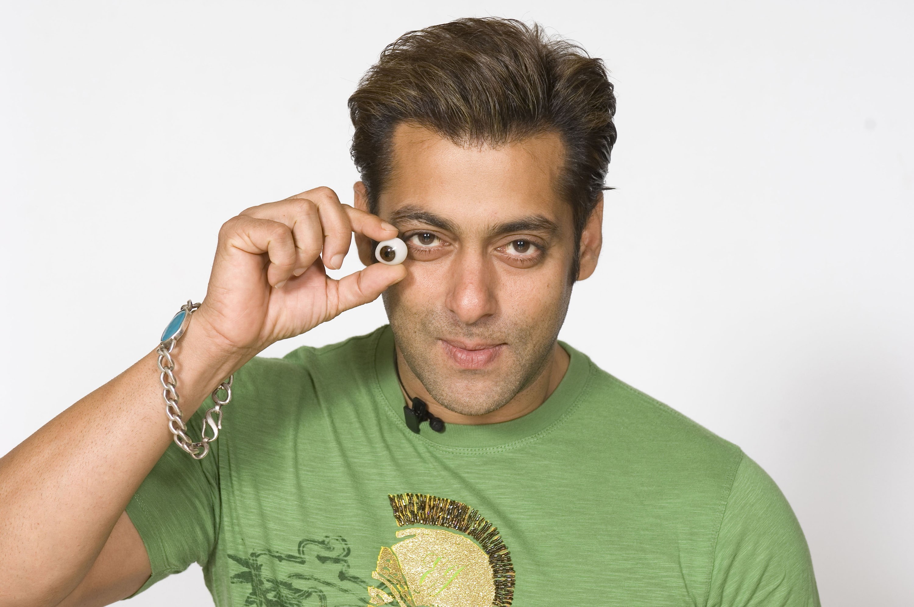 shirt, 2K, khan, t, photoshoot, salman, green, HD Wallpaper