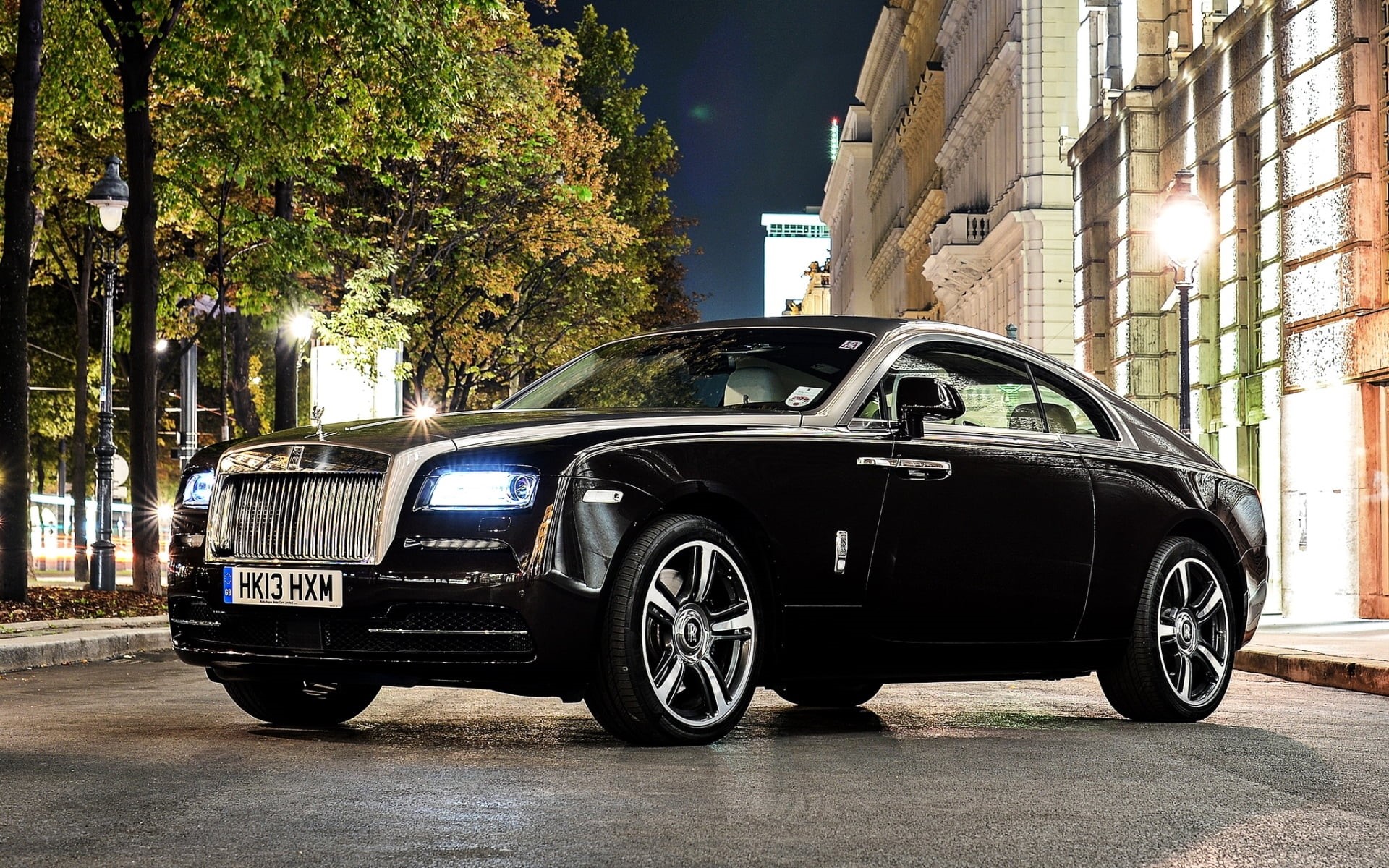 luxury, black, editorial, collectors Car, nature, outdoors, rolls, limousine, old-fashioned, modern, mode of transportation, built structure, headlight, HD Wallpaper