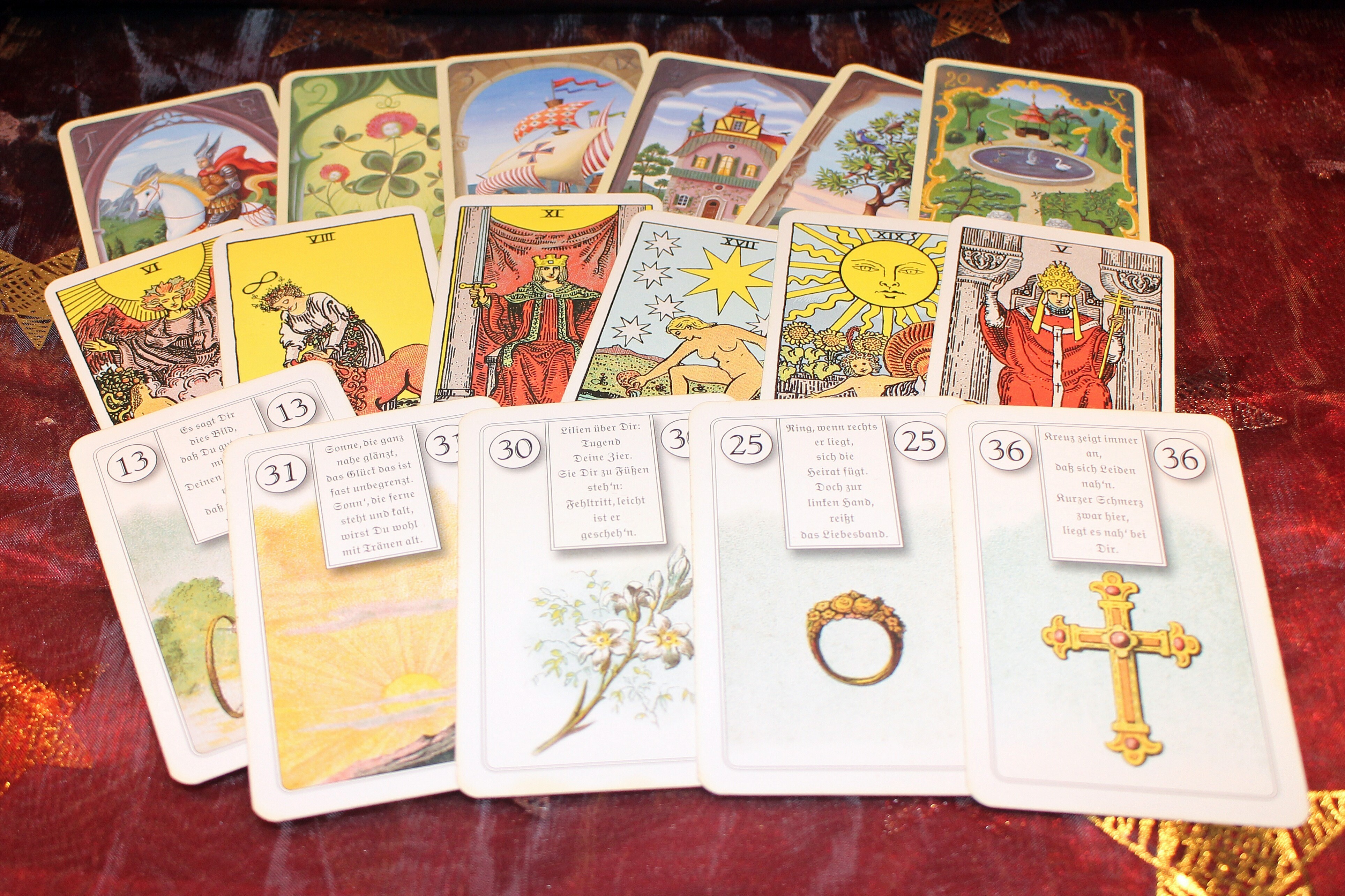 cards, assorted, paper, communication, variation, future interpretation, paper currency, fortune telling, male likeness, new age, fortune teller, large group of objects, HD Wallpaper