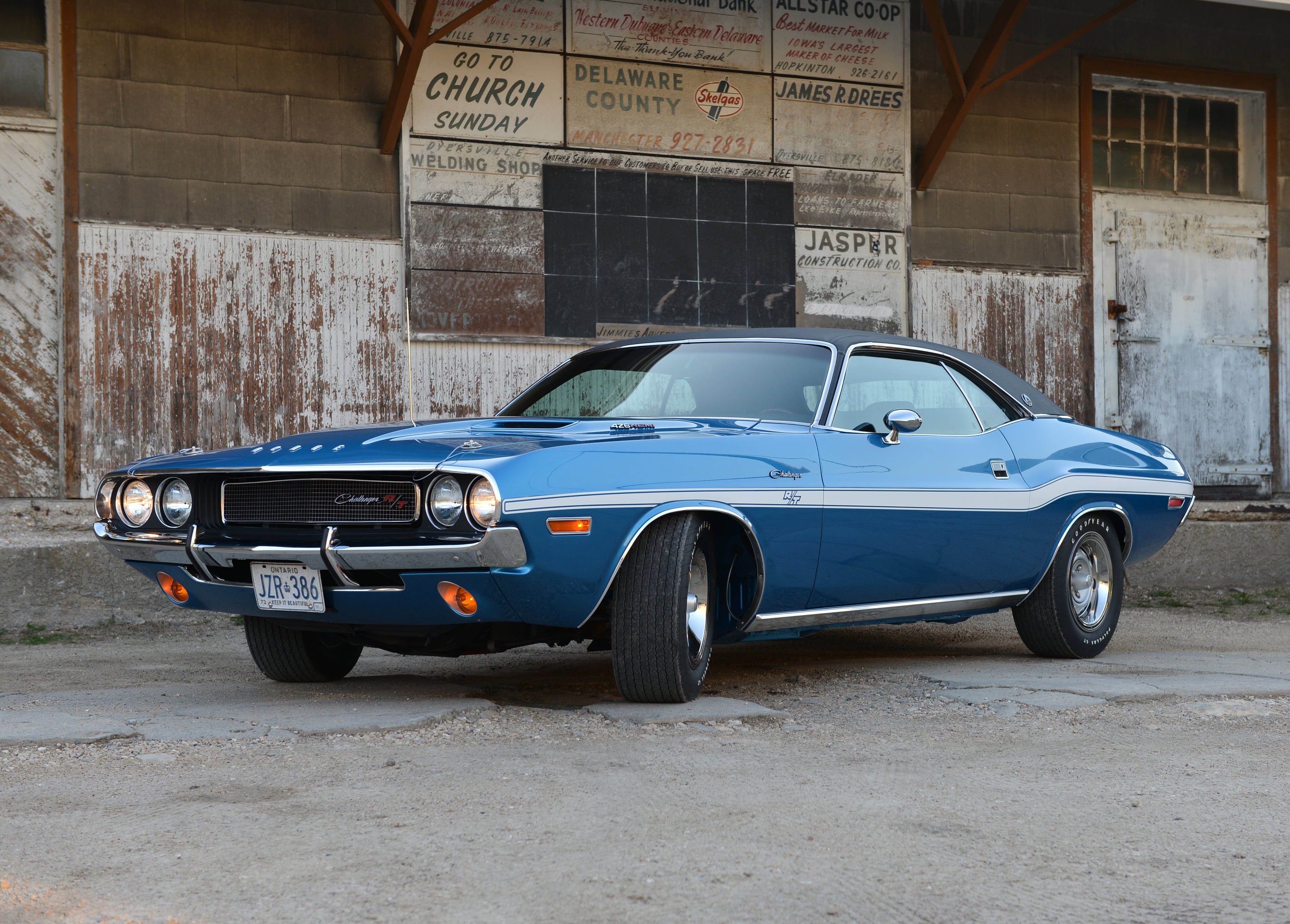day, land vehicle, parking, blue, retro styled, Hemi, built structure, R/T SE 426, motor vehicle, transportation, 4K, Dodge, old, Challenger, garage, car, HD Wallpaper