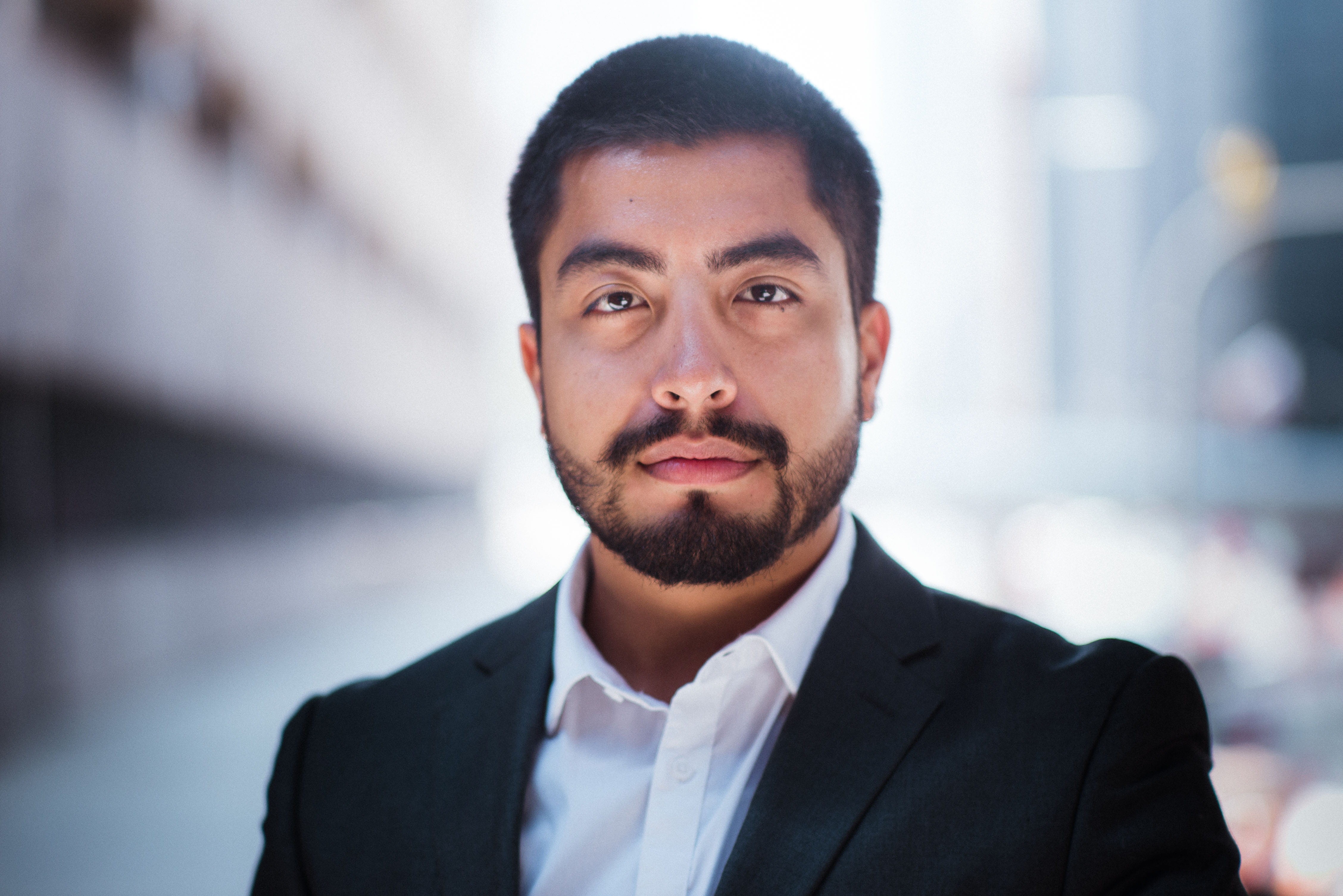 person, focus, young adult, 4K, fine-looking, face, fashion, man, wear, blur, facial expression, males, front view, model, business, photoshoot, one person, HD Wallpaper