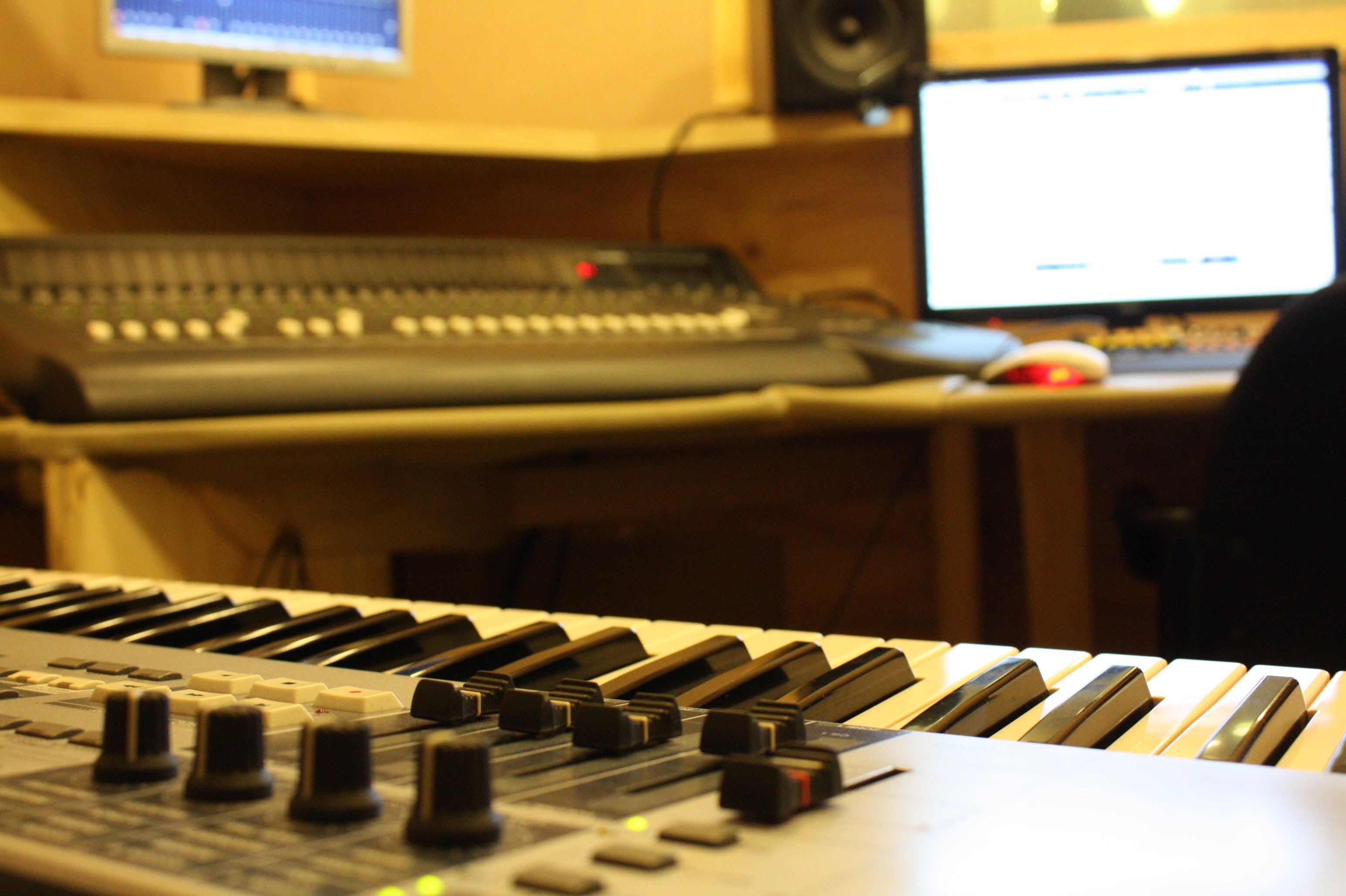 audio, black, musical instrument, keyboard instrument, technology, 2K, recording studio, sound recording equipment, electrical equipment, no people, near, HD Wallpaper