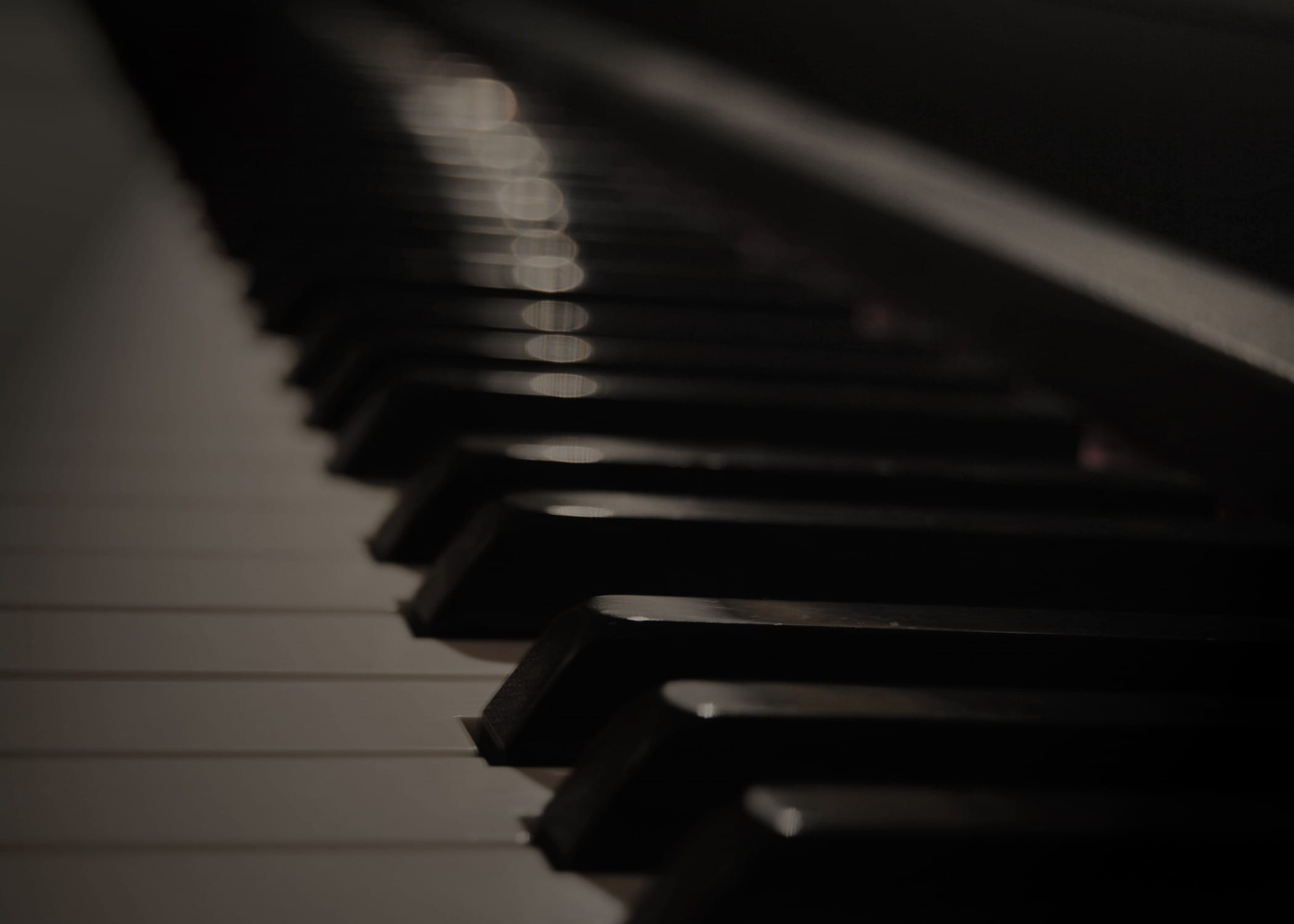 white color, equipment, sound, in a row, instrument, entertainment, electric keyboard, electric, diminishing perspective, note, rhythm, keys, tone, composition, HD Wallpaper