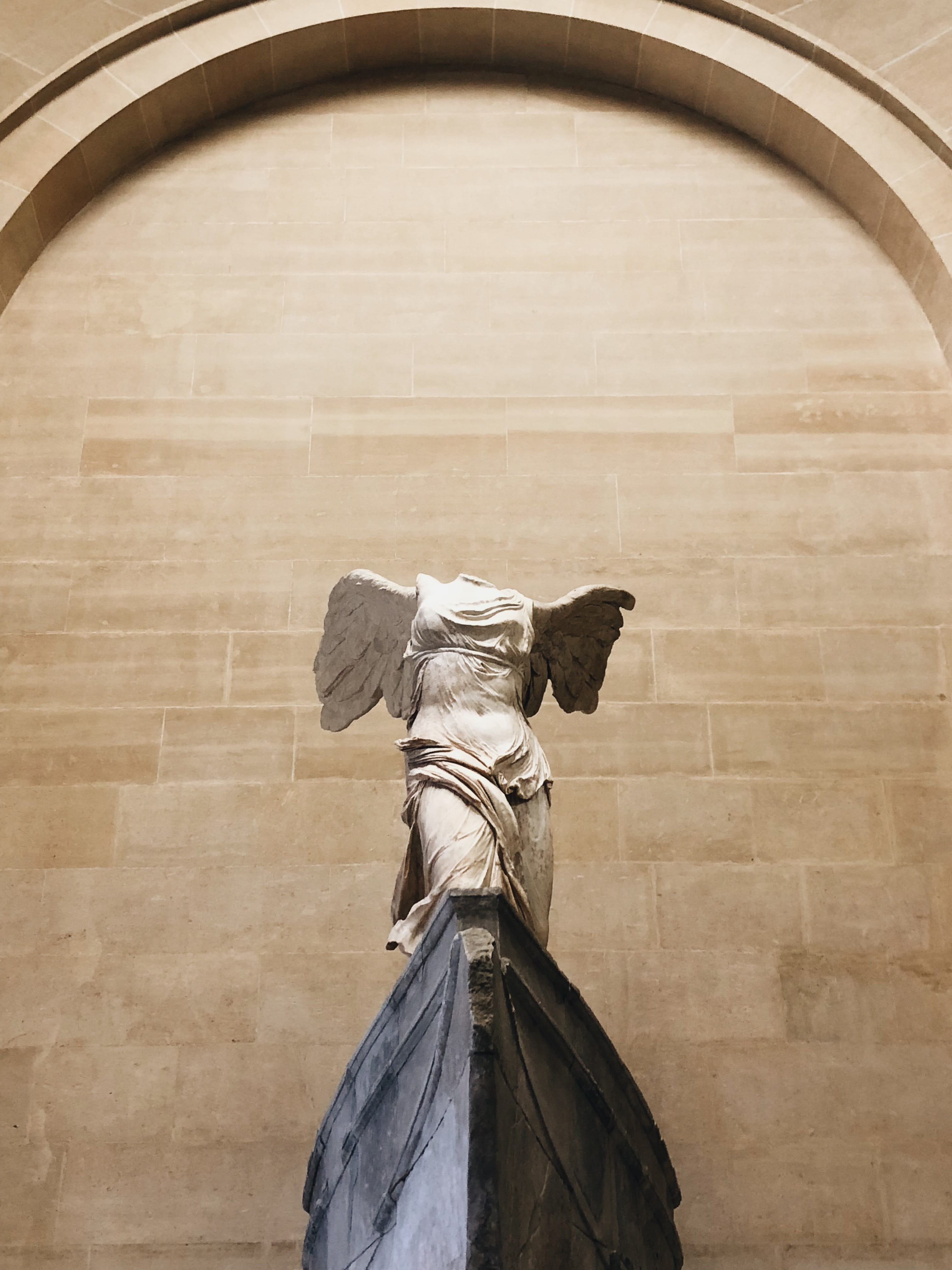 hairstyle, art museum, built structure, wings, 4K, clothing, pont du carrousel - quai voltaire, art and craft, arch, representation, creativity, paris, Phone HD Wallpaper