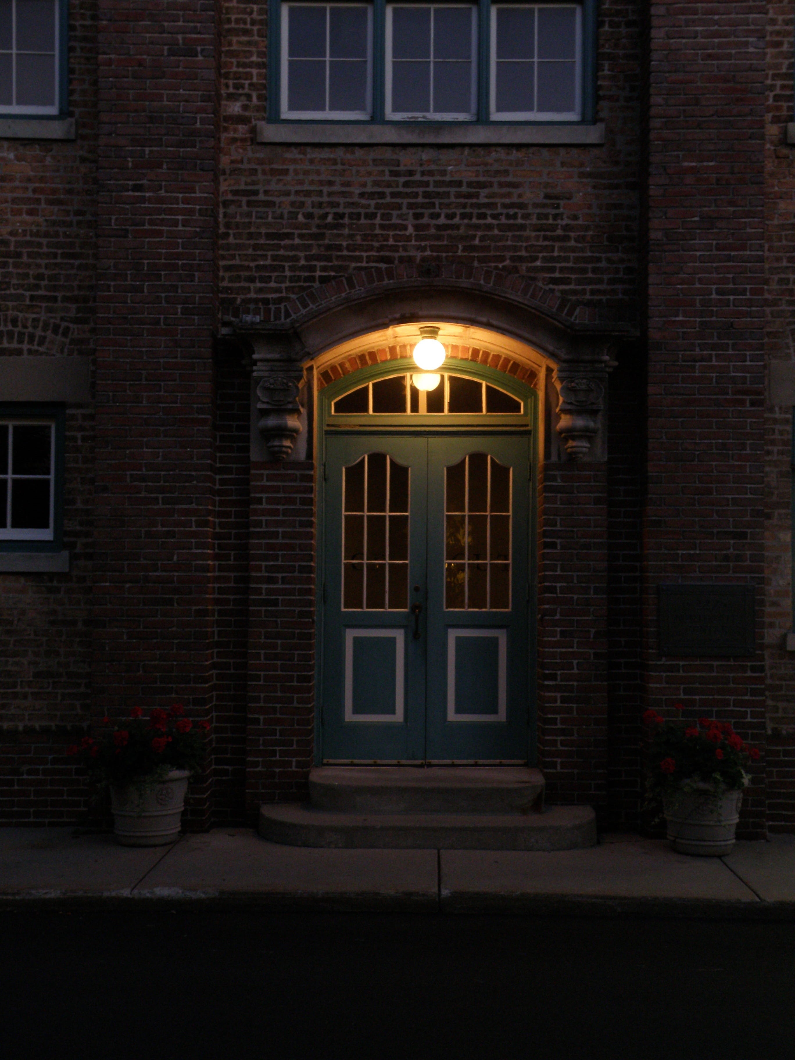 2K, building Exterior, no People, lighting equipment, window, facade, light, wall, illuminated, brick wall, Night, entrance, residential district, Light, Phone HD Wallpaper