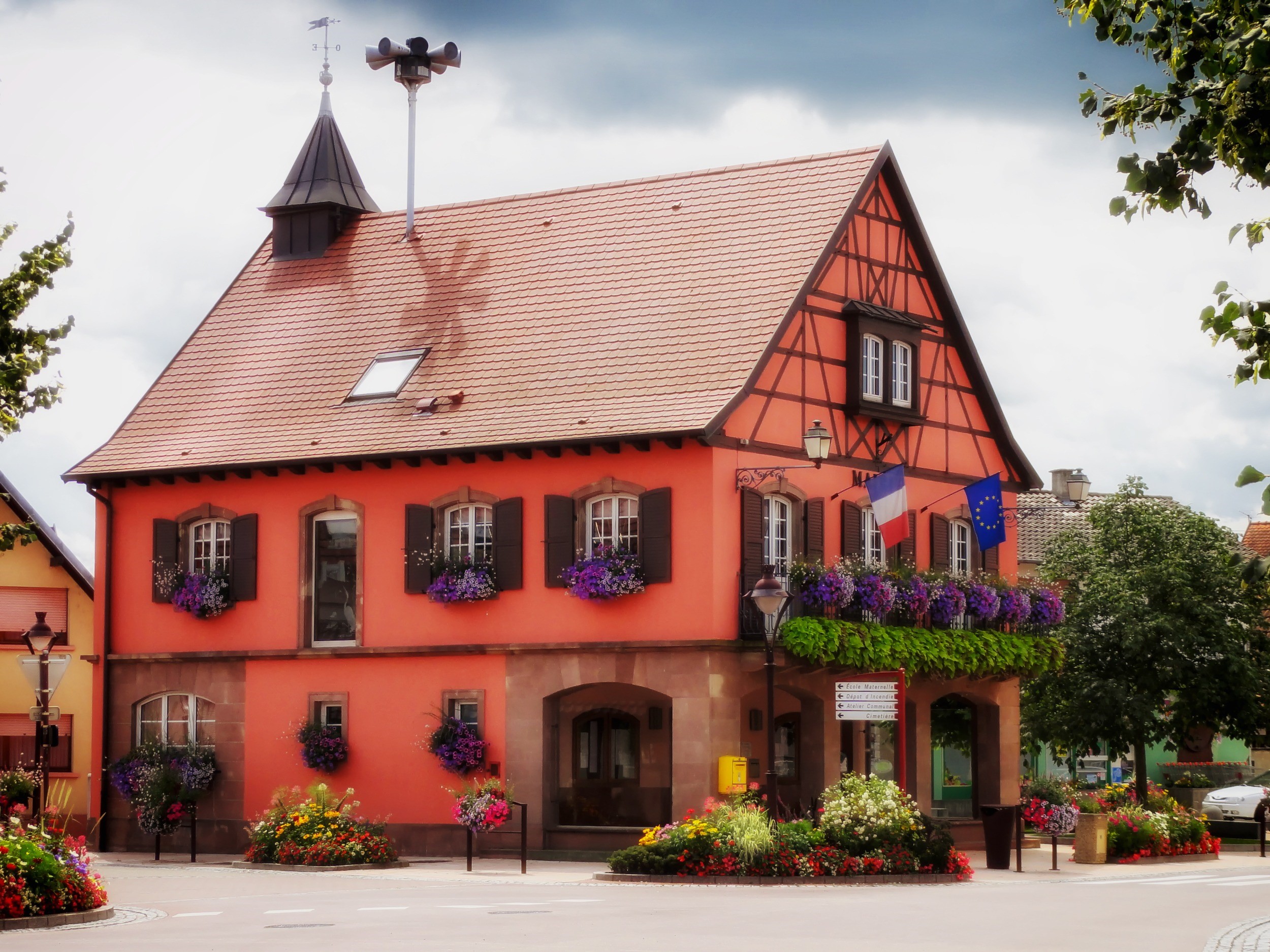 roof, residential district, facade, nature, architecture, cloud - sky, towns, tree, beinheim, style, shop, town, window, building Exterior, outdoors, brown, HD Wallpaper