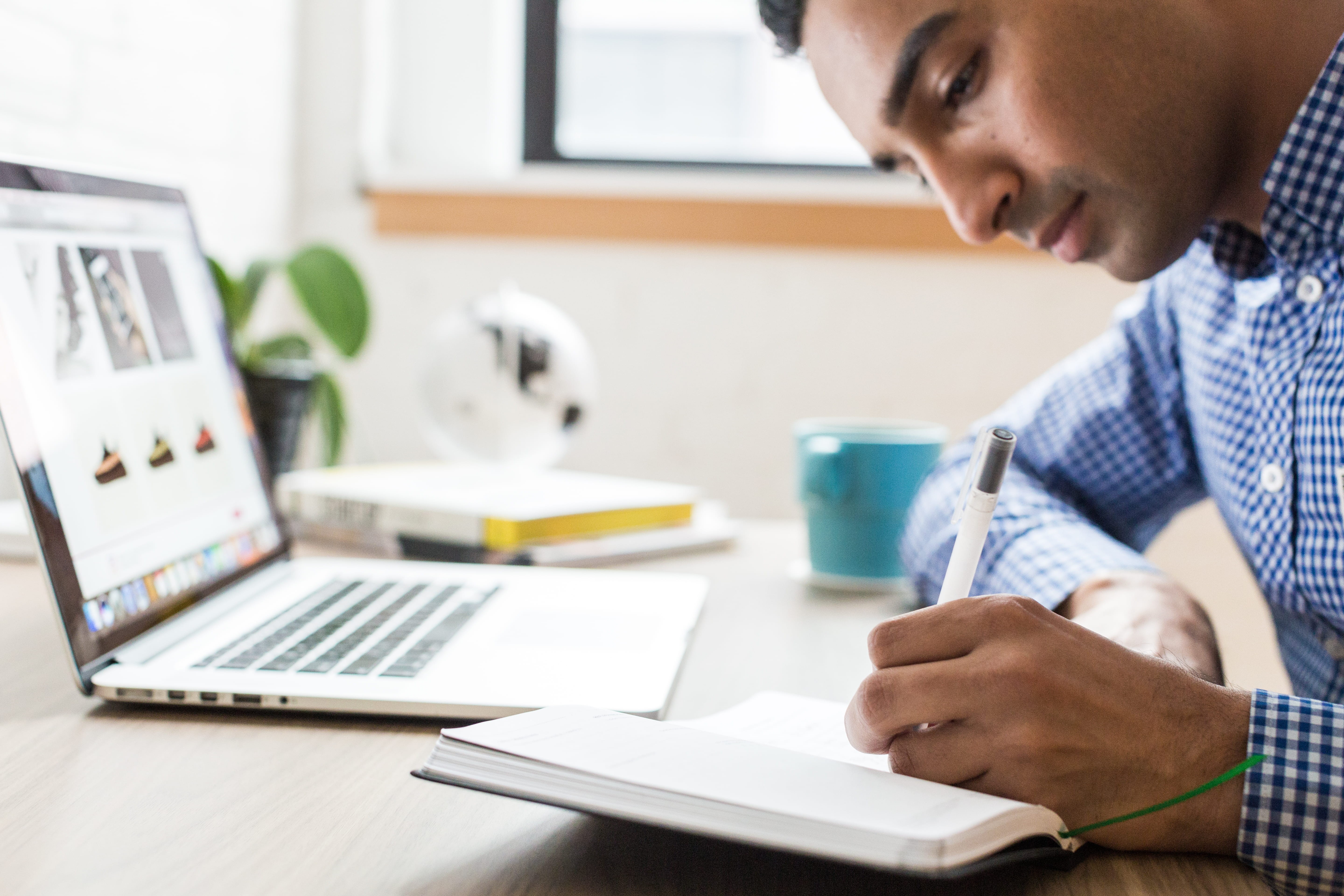 laptop, connection, desk, display, writing, monitor, ballpoint, education, work, typing, electronics, table, office, one person, communication, composition, HD Wallpaper