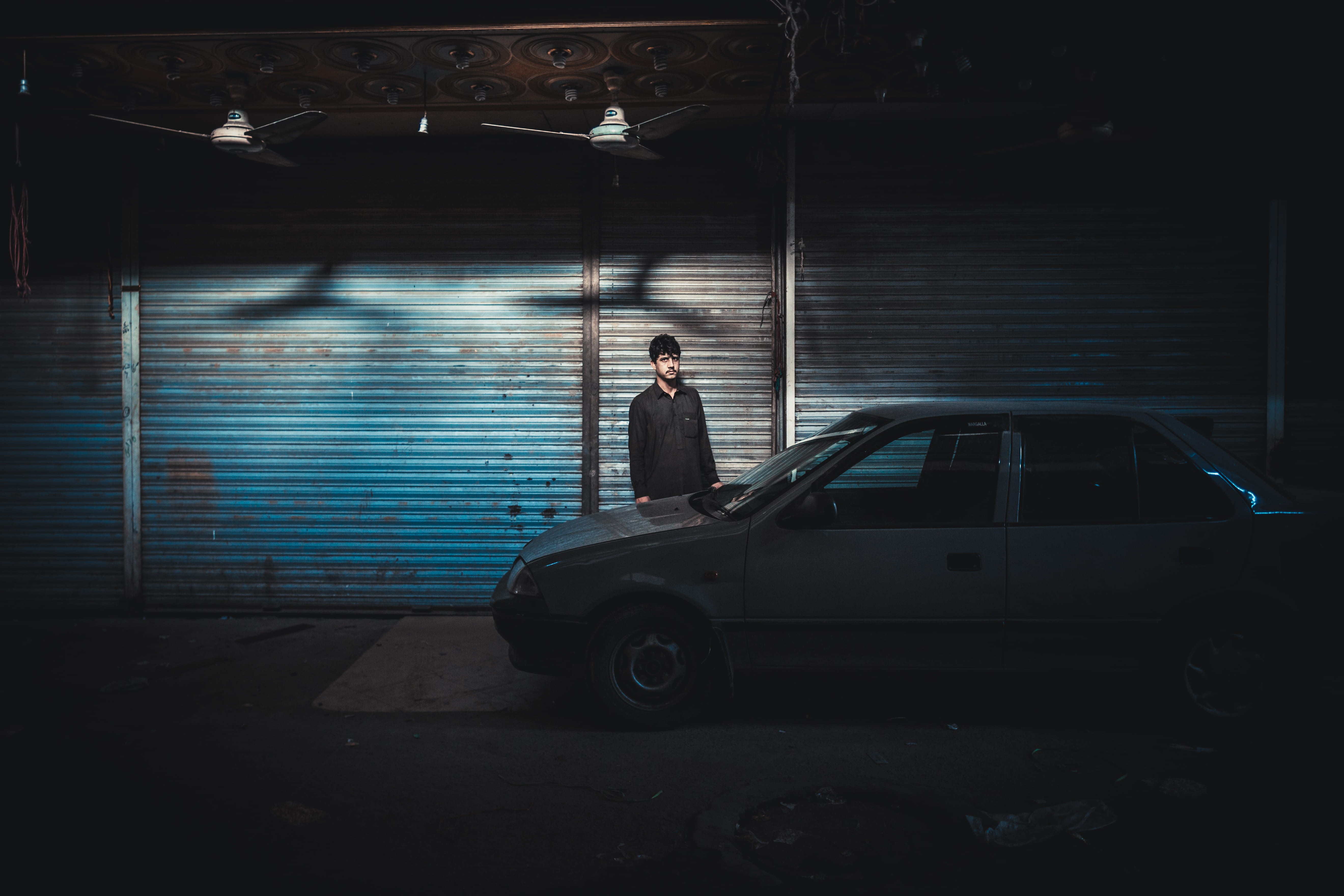 gray, looking, men, man, transportation, alone, lifestyles, car, across, side view, full length, architecture, shadow, street, front, mode of transportation, HD Wallpaper