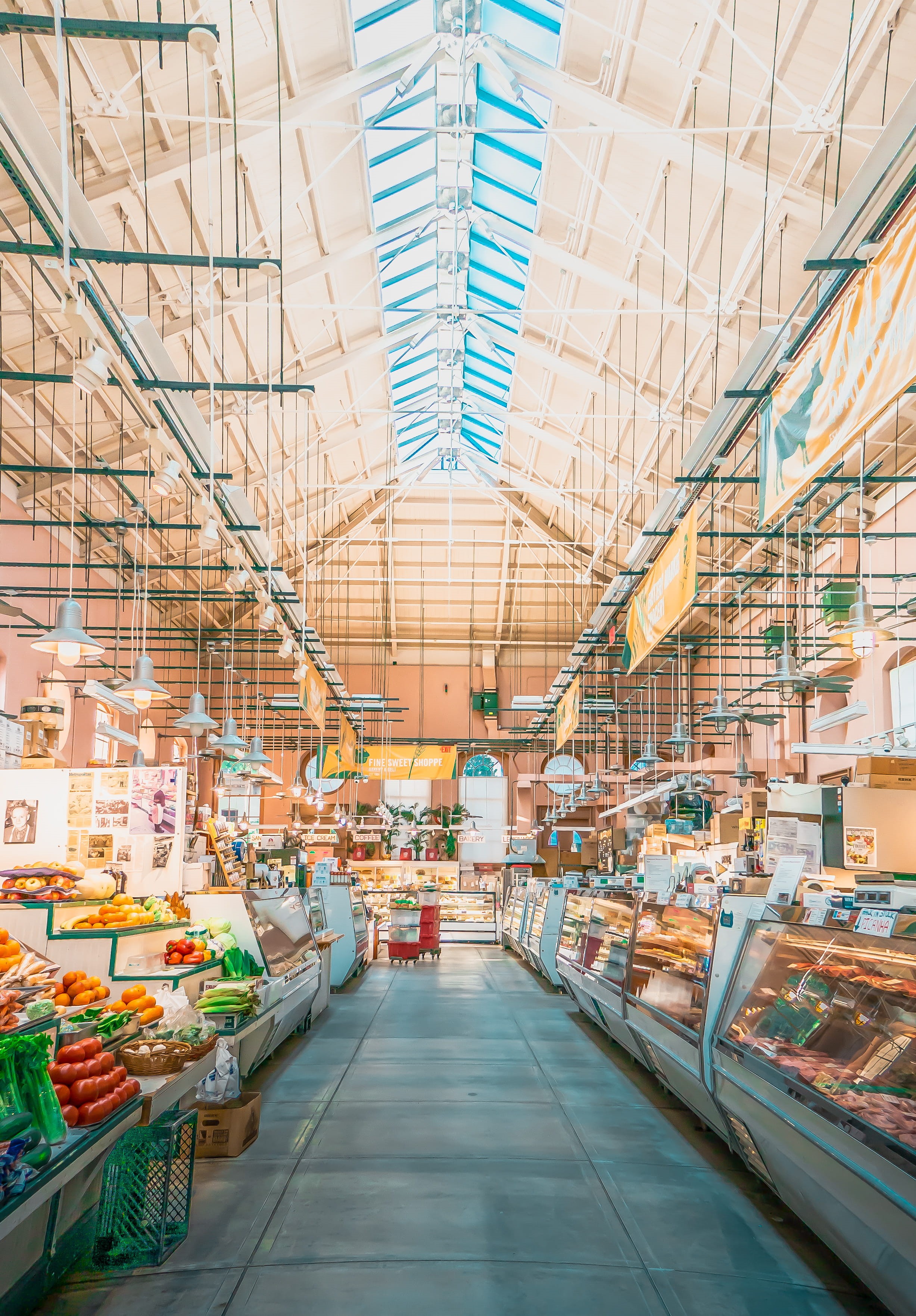 market, farmers market, indoors, food, built structure, food and drink, choice, 2K, vendors, meat, ceiling, shop, no people, fresh, diminishing perspective, Phone HD Wallpaper