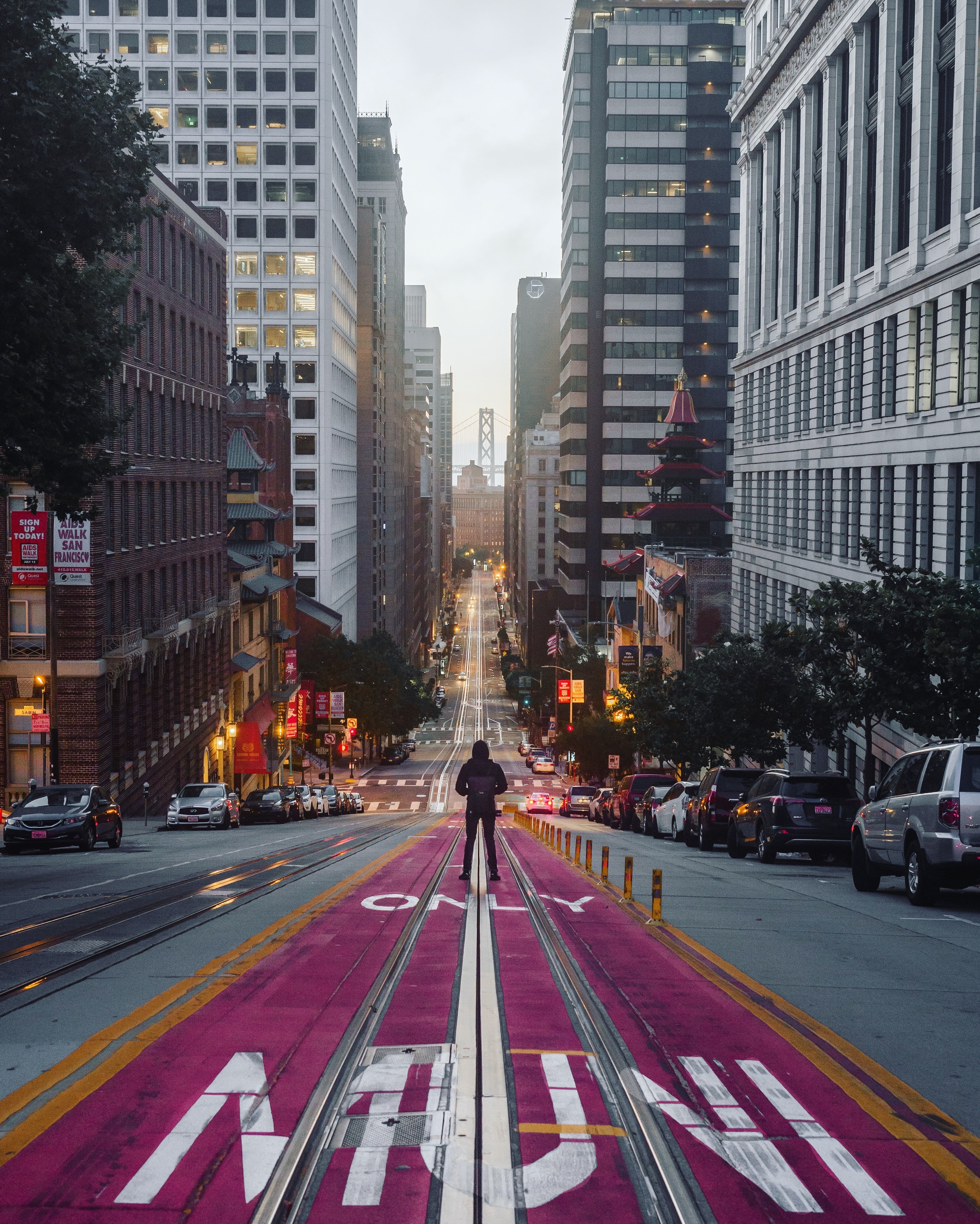 land vehicle, skyscraper, sign, light, mode of transportation, motor vehicle, the way forward, santa clarita, city street, city life, united states, lonely, Phone HD Wallpaper