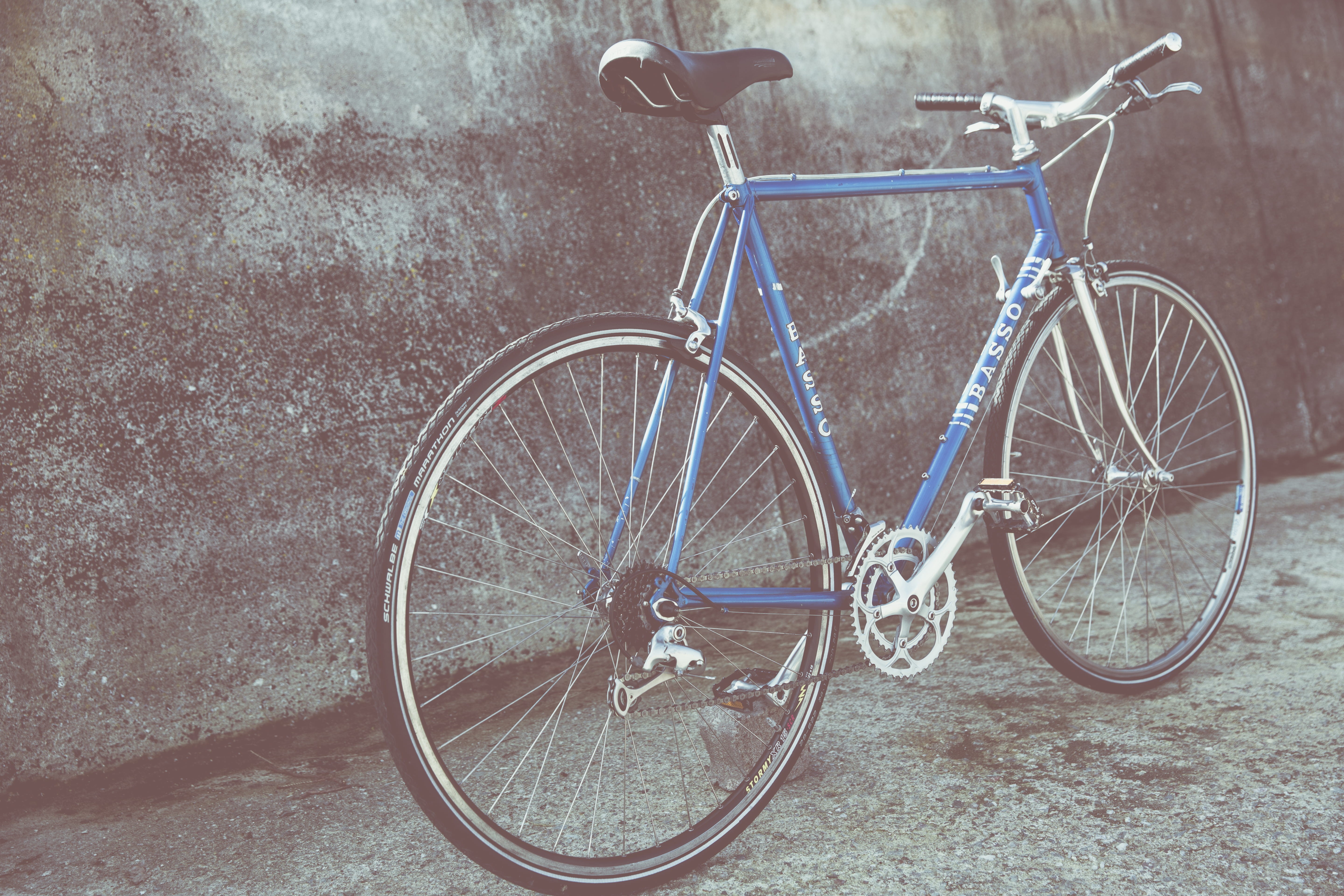 bike, cycling, concrete, 5K, no people, old, wall, wheel, bicycle, road bik, street, parked, old-fashioned, stationary, footpath, mountain, metal, rigid, HD Wallpaper