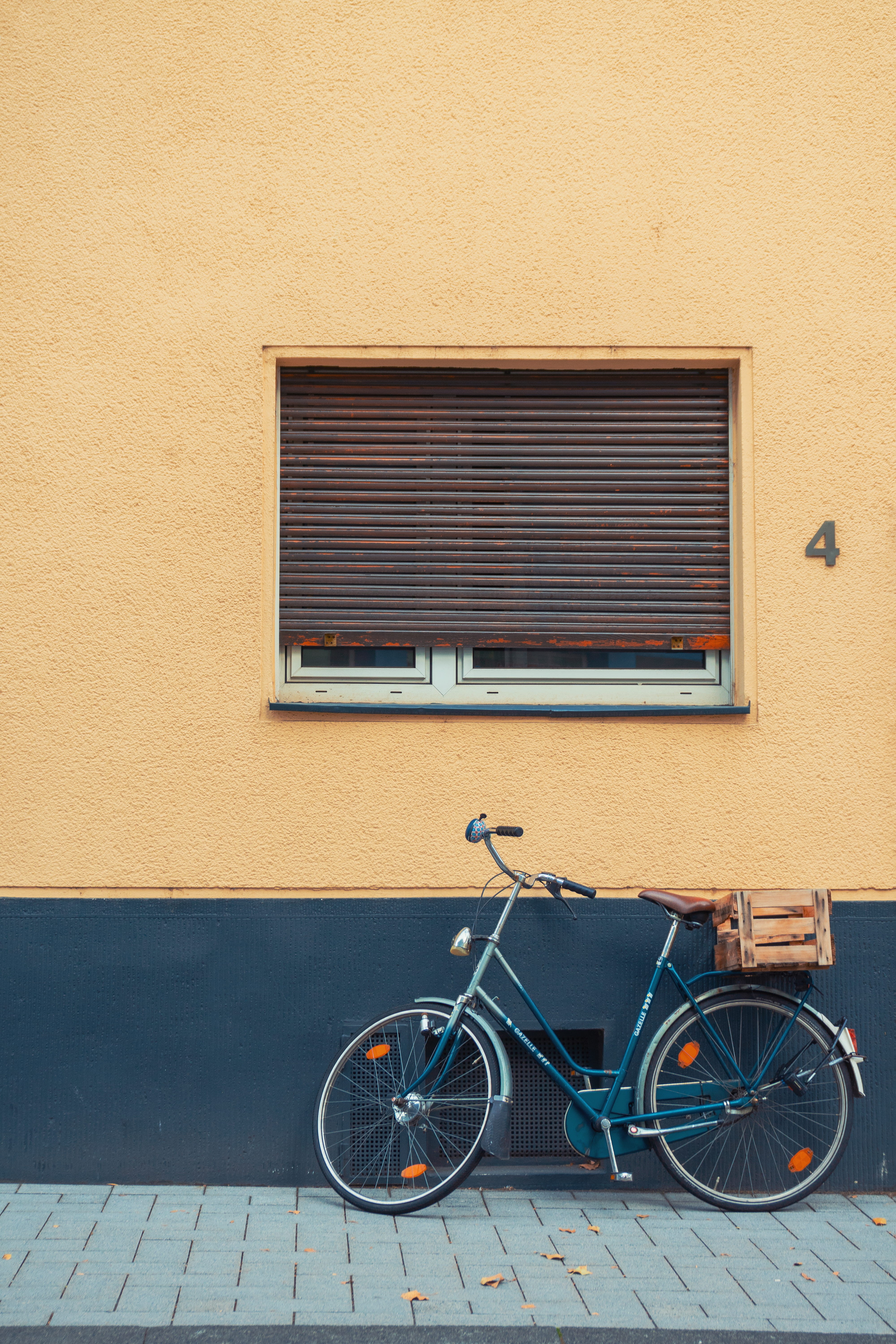 old, land Vehicle, wheel, 5K, window blind, cultures, transportation, vehicle, cycle, building, stationary, building Exterior, facade, bike, sidewalk, Phone HD Wallpaper
