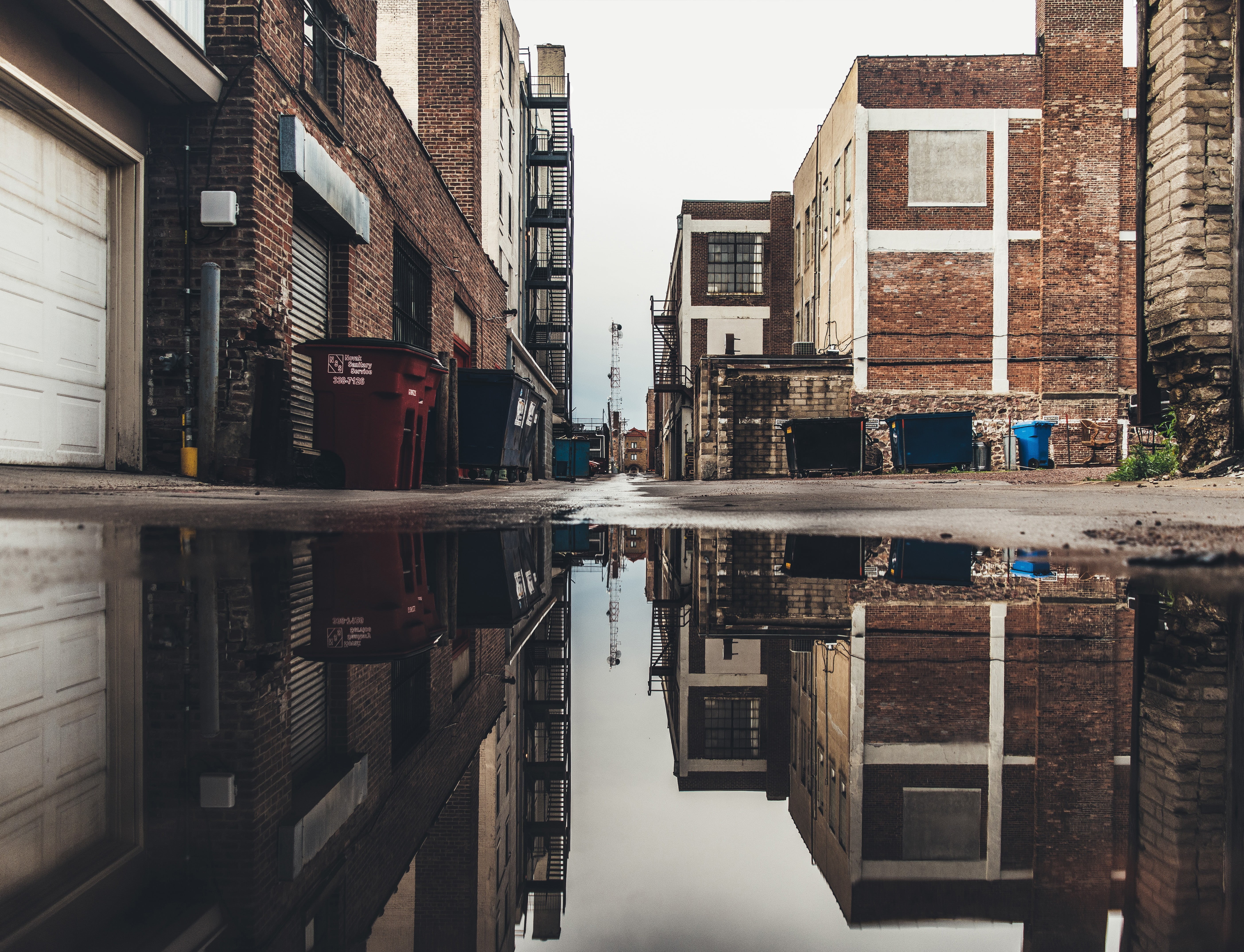 street, white, built structure, waterfront, illuminated, water, no people, reflection, concrete, city, buildings, residential district, building, puddle, HD Wallpaper