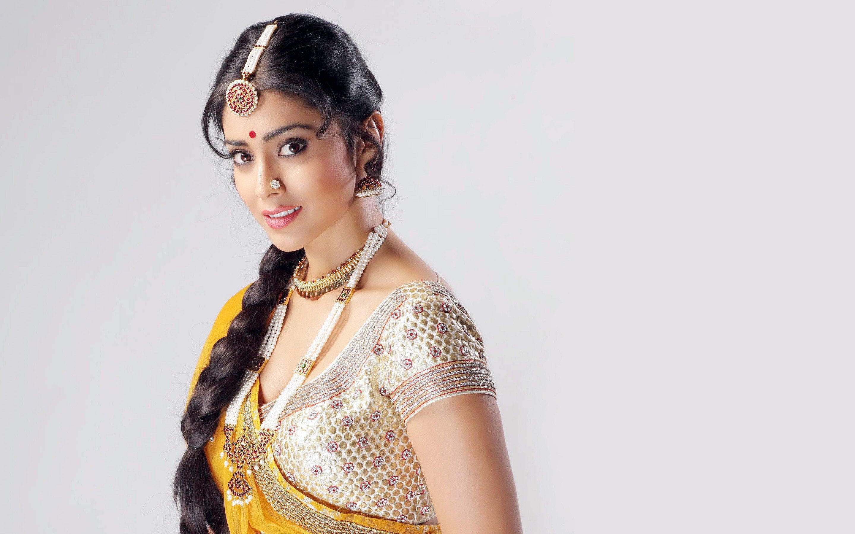 2K, one person, indoors, smiling, beauty, young women, necklace, studio shot, shriya saran, hair, indian celebrities, women, happiness, jewelry, fashion, HD Wallpaper
