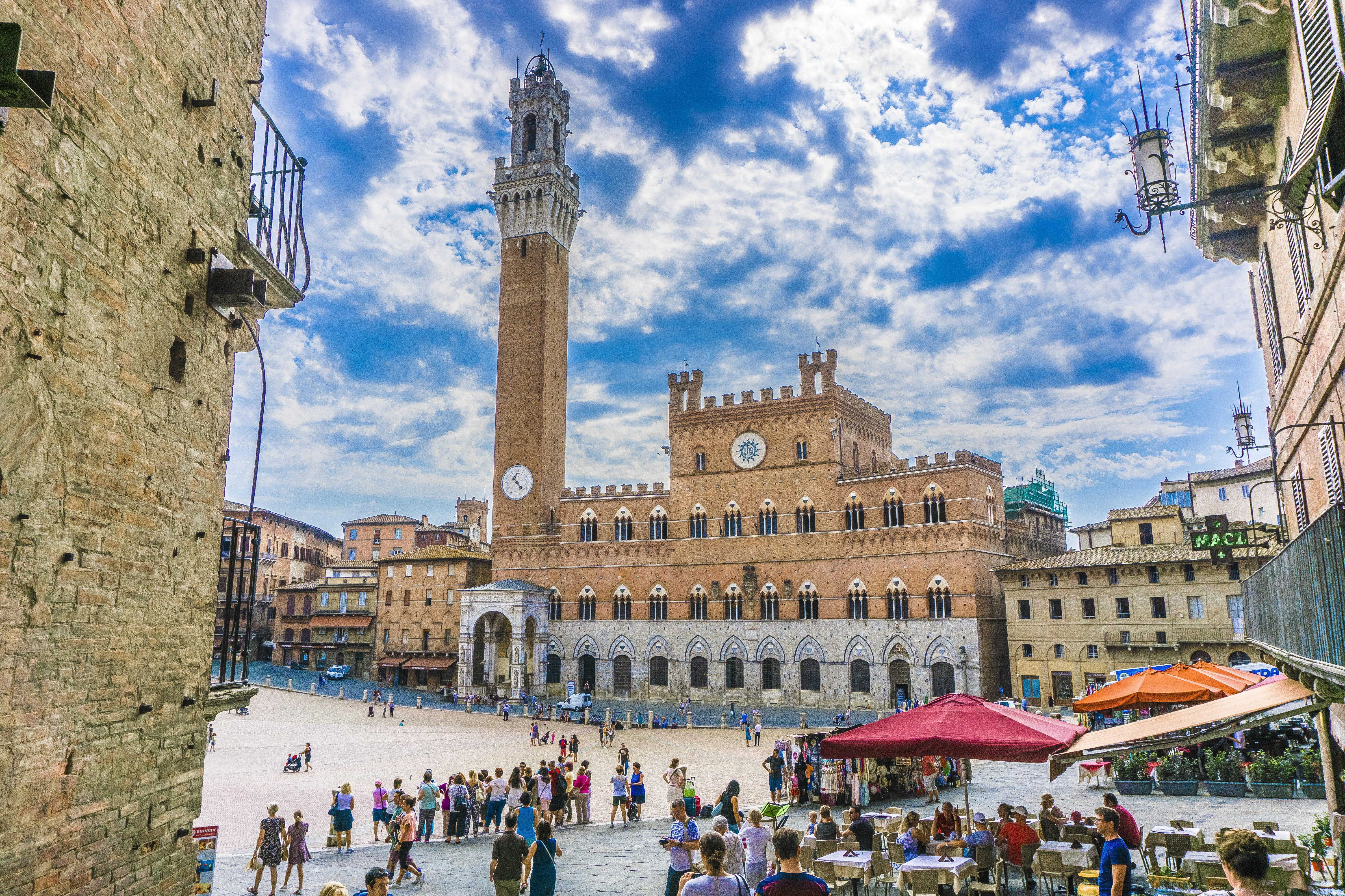 5K, Italy, rise, church, city, group of people, dom, tower, grey, clock, people, famous Place, town Square, summer, urban Scene, travel Destinations, women, HD Wallpaper