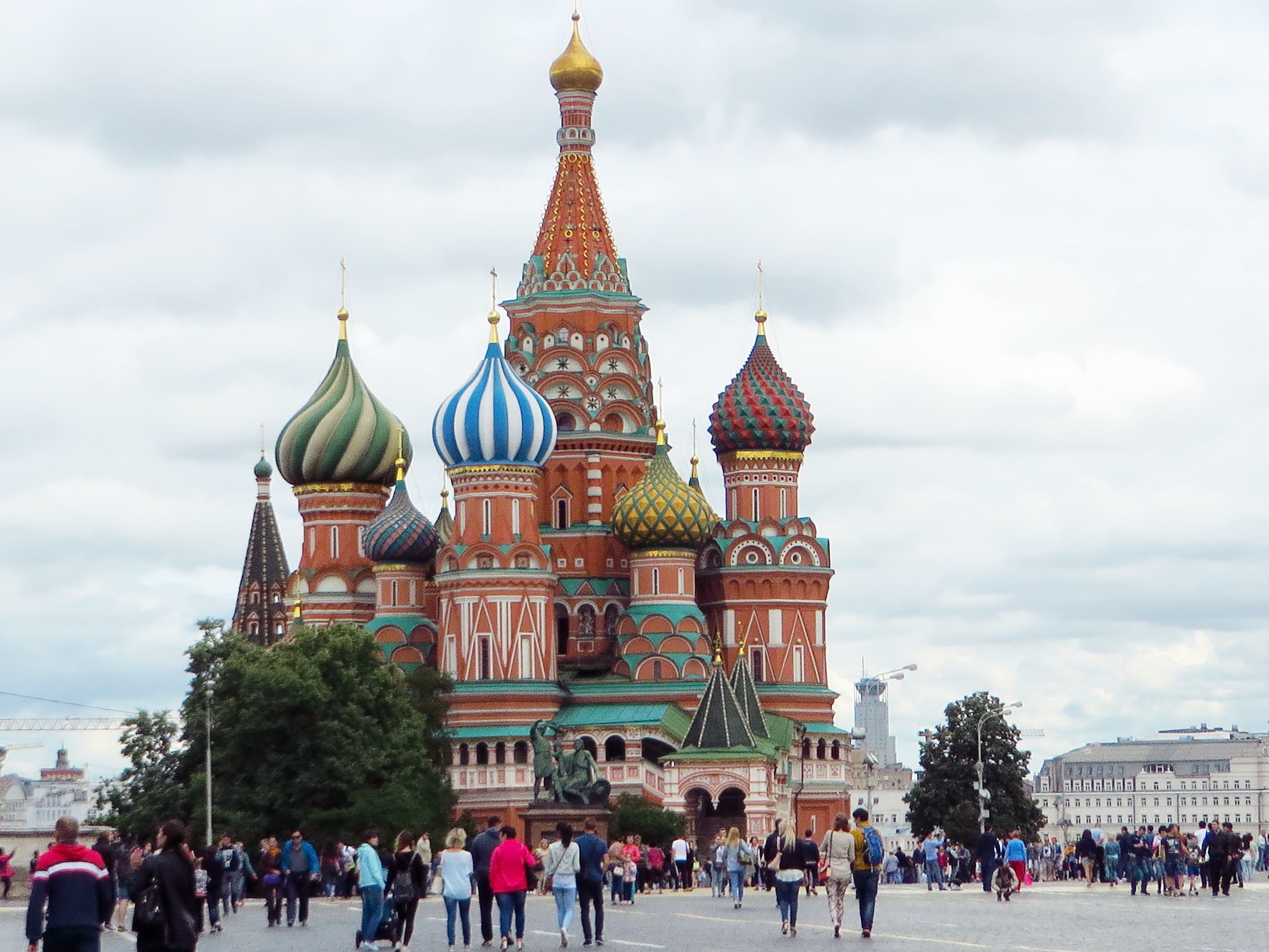 building, large group of people, spirituality, travel, cathedral, built Structure, st, St.Basils Cathedral, outdoors, famous Place, travel destinations, HD Wallpaper