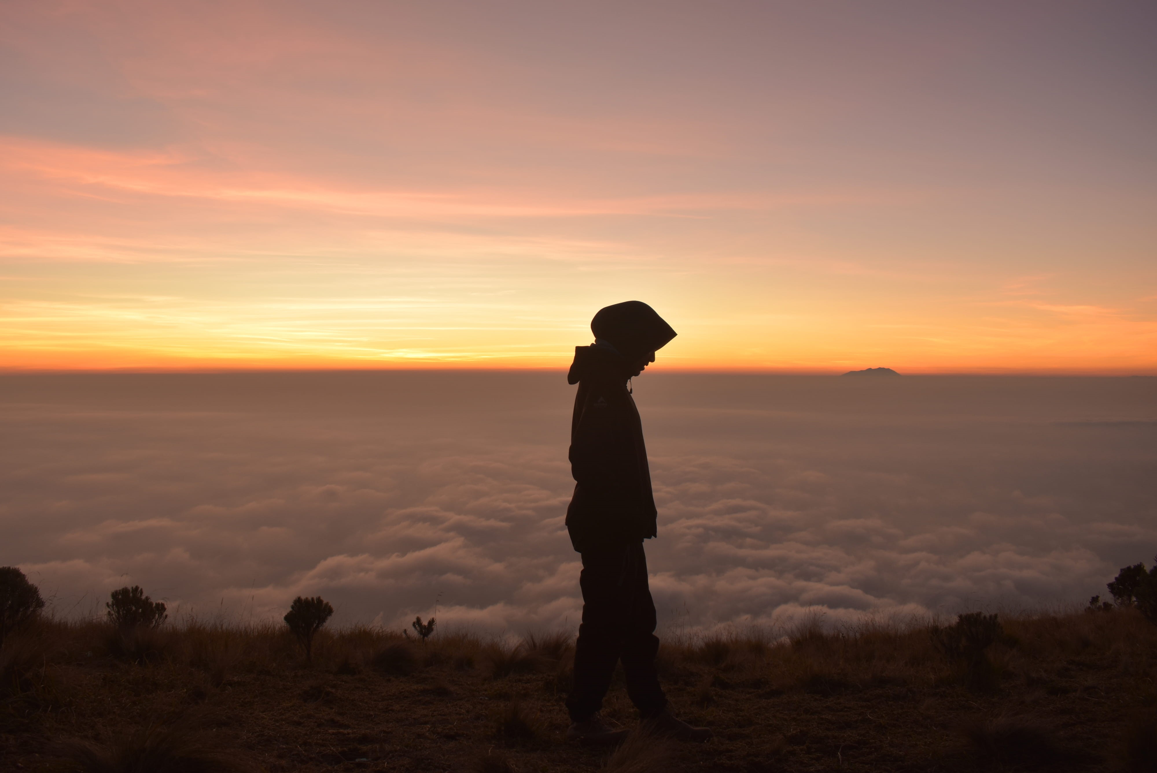 sunlight, lady, outdoors, orange Color, sunrise - Dawn, golden, dusk, wearing, landscape, people, mountain, sun, cloud, yellow, sunset, 4K, cloud - Sky, HD Wallpaper