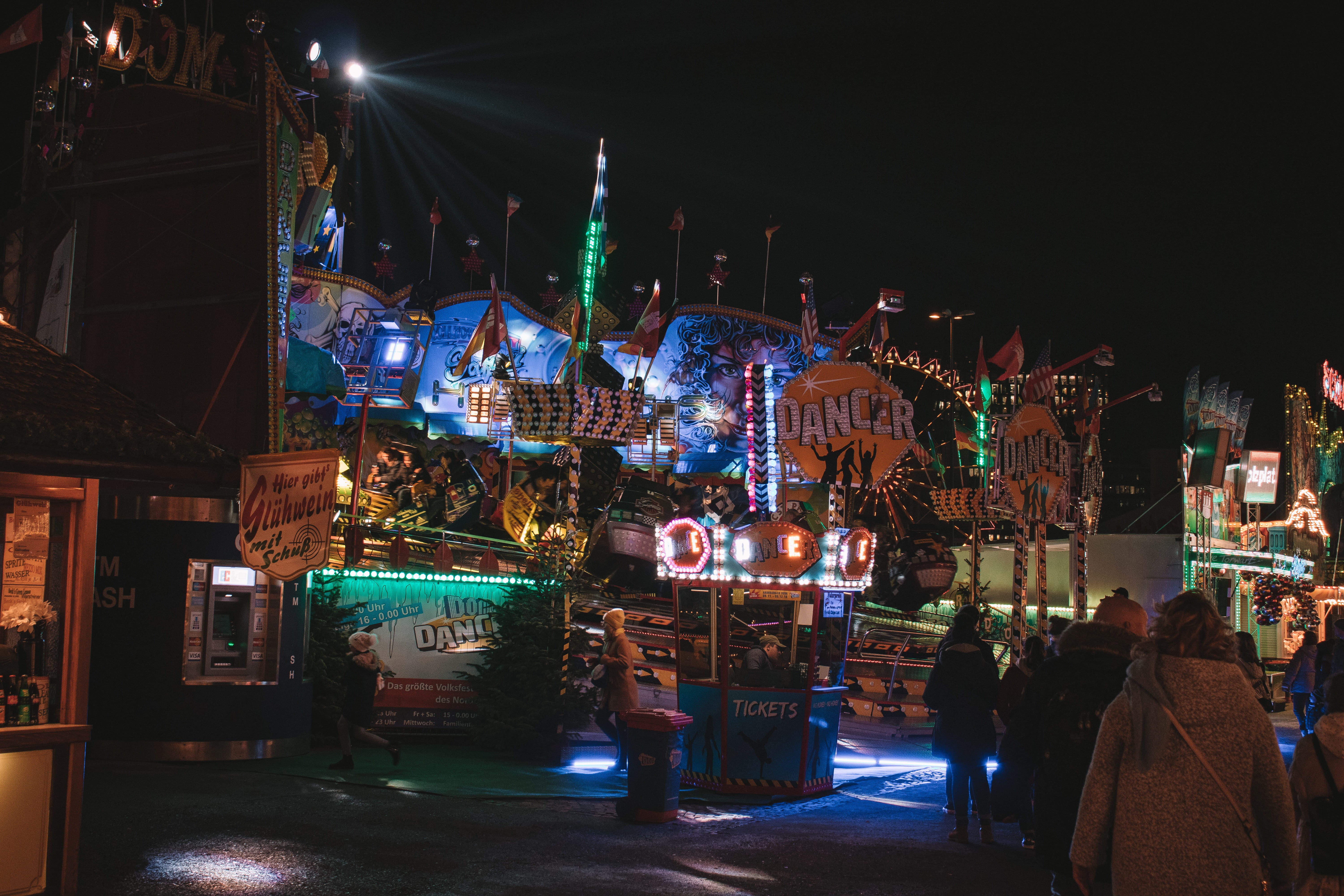 decoration, signs, coat, night life, festival, building, amusement park, beside, leisure activity, men, carousel, women, architecture, outdoors, ferris wheel, HD Wallpaper
