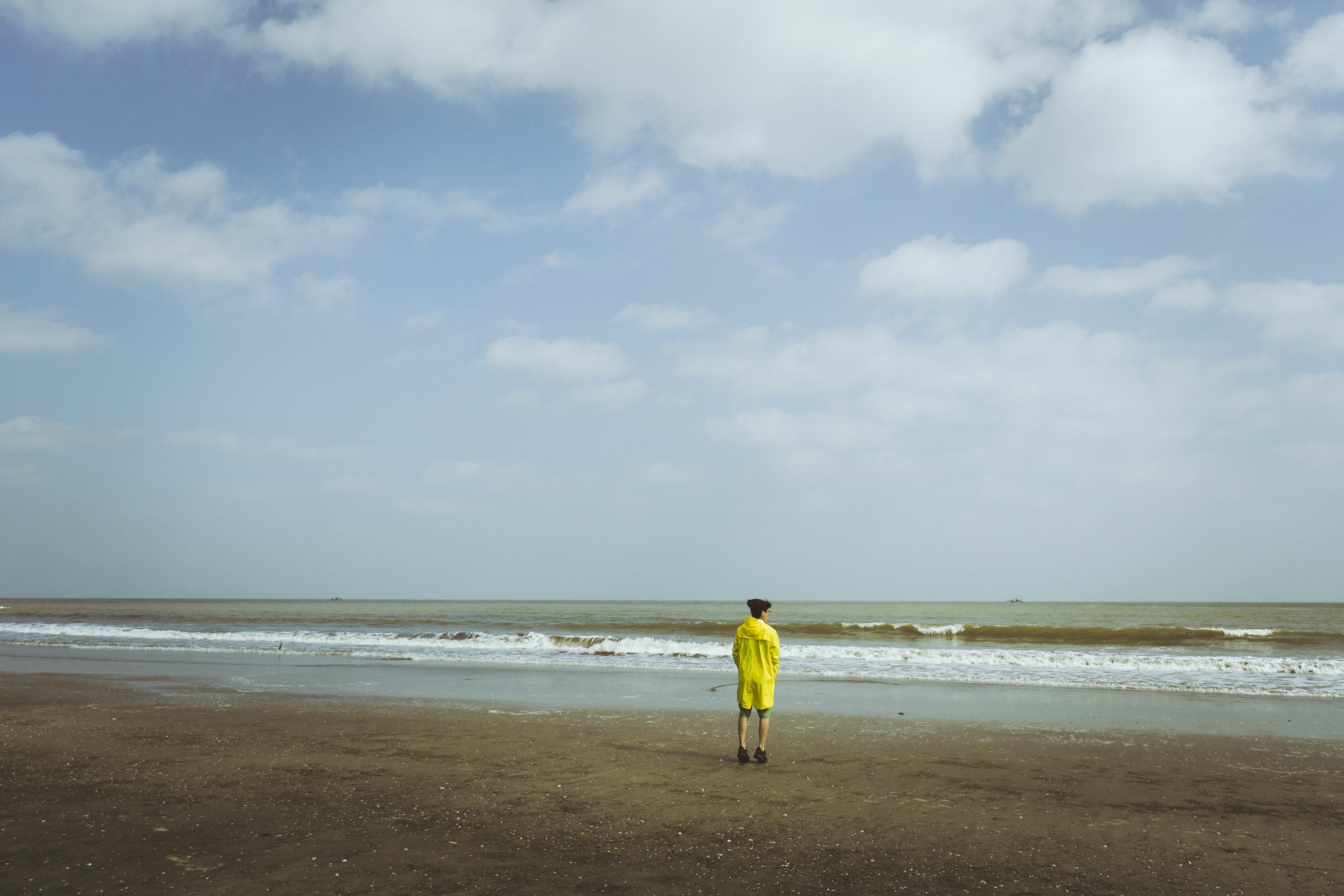 wanderlust, apparel, shorts, beach, day, land, person, men, horizon, lost, cloud - sky, sea, horizon over water, rear view, clothing, lifestyles, full length, HD Wallpaper
