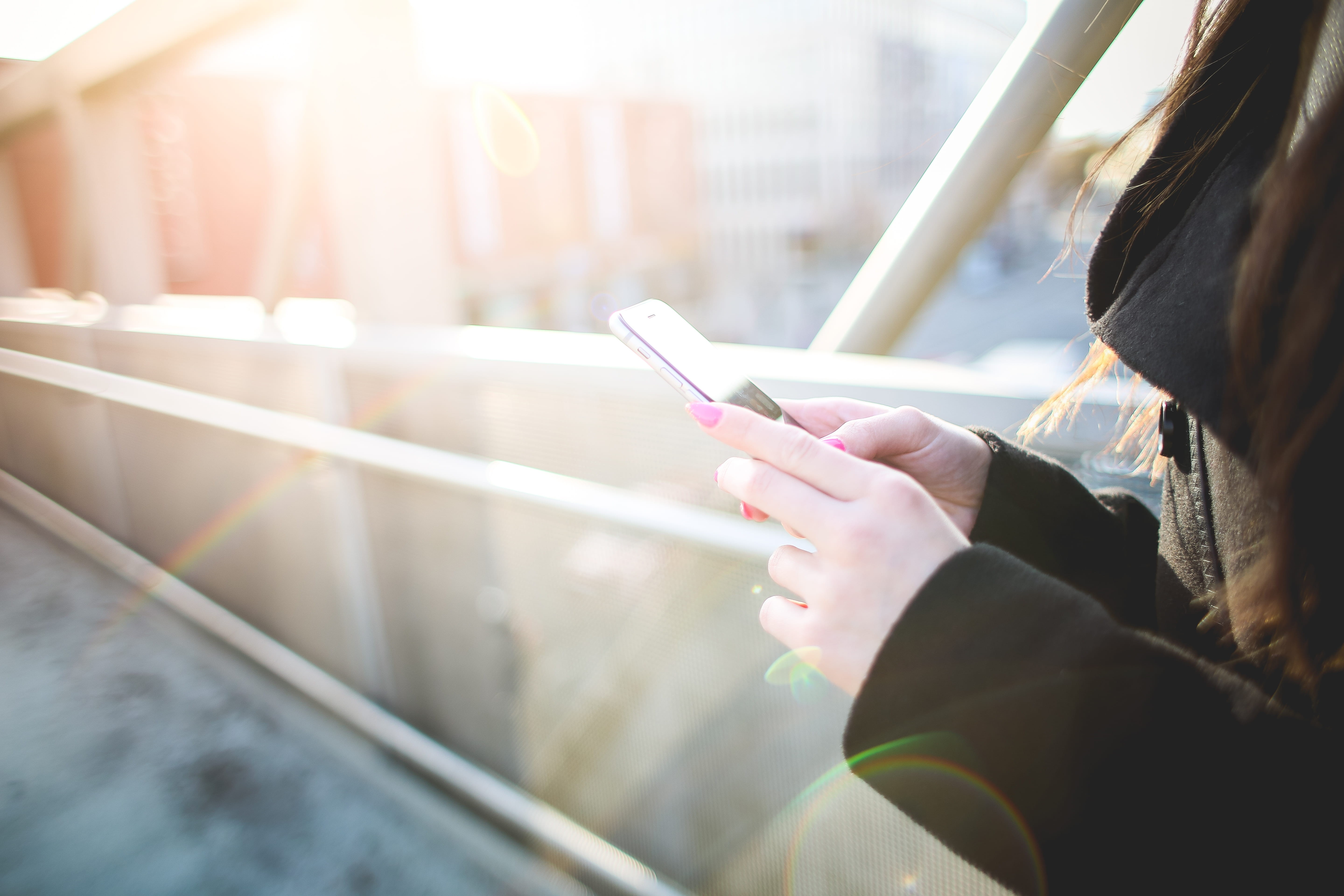 one Person, global Communications, city Life, smart Phone, sunlight, mobility, businesswoman, young Adult, Girl, passenger, room for text, communication, HD Wallpaper