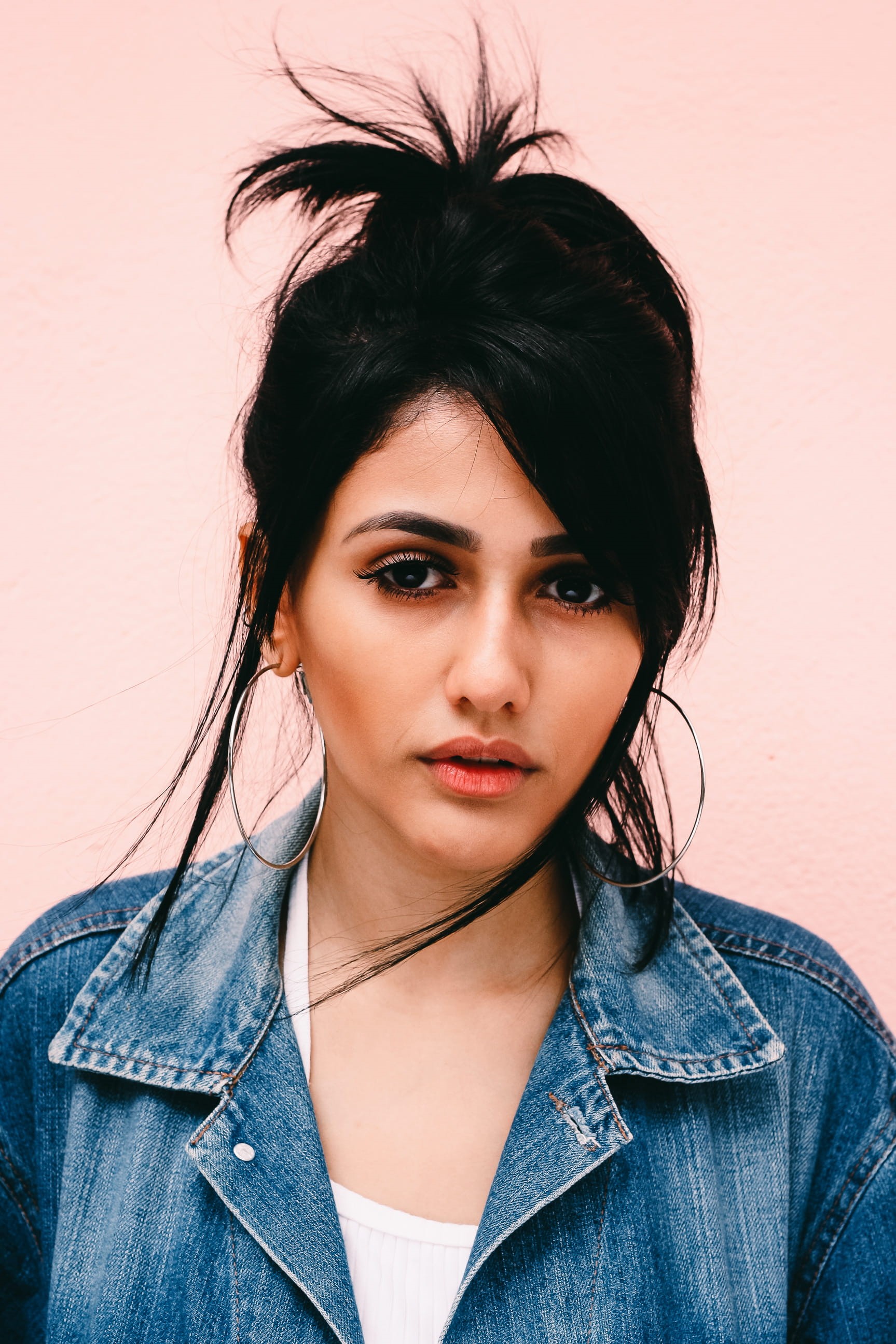 woman in blue, one Young Woman Only, fashion Model, females, pierced, blue denim, long Hair, denim jacket, leisure activity, color Image, young Adult, adult, Phone HD Wallpaper