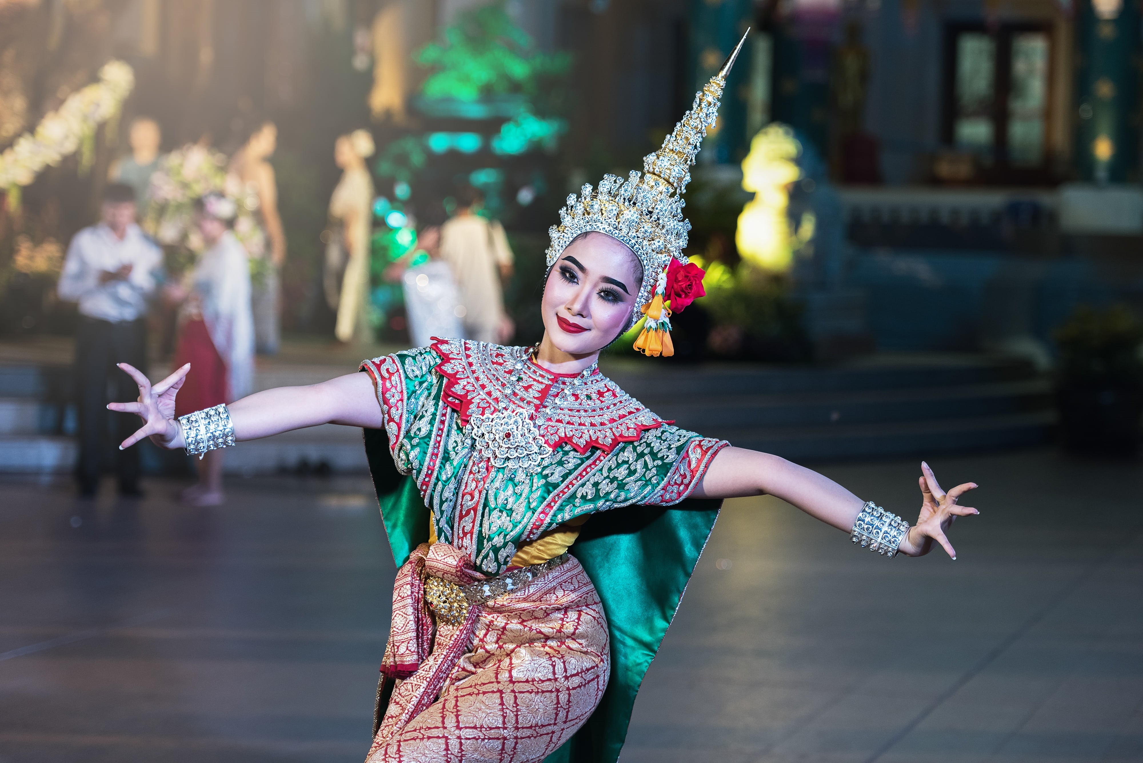 costume, pretty, epic, classical, art, khon kaen, the dance, only women, one young woman only, focus on foreground, background, green, arts culture and entertainment, HD Wallpaper