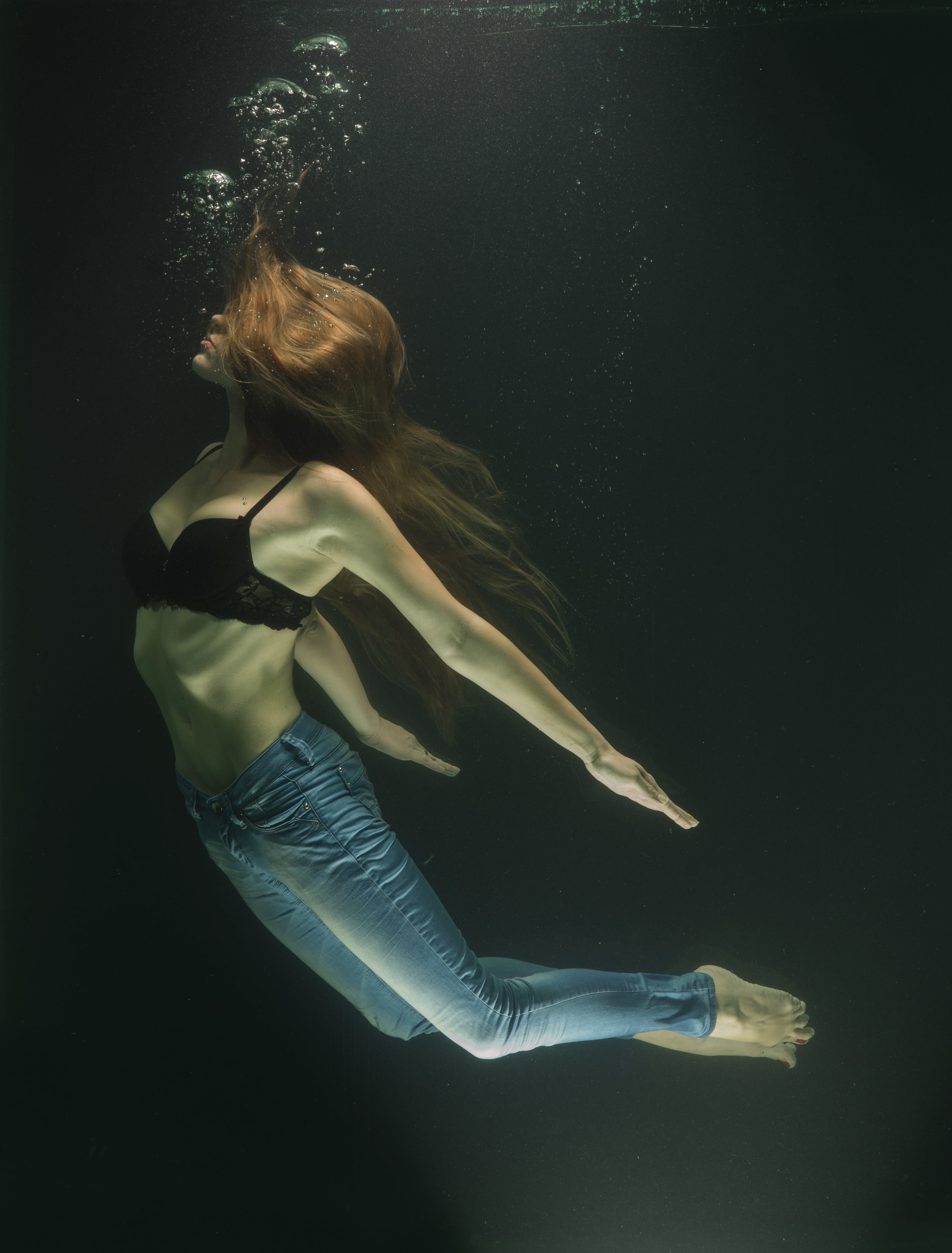 side view, suffocation, woman, wearing, dive, children only, blue, fashion, studio shot, deep, breath, beauty, swimming pool, child, concept, water, hairstyle, Phone HD Wallpaper