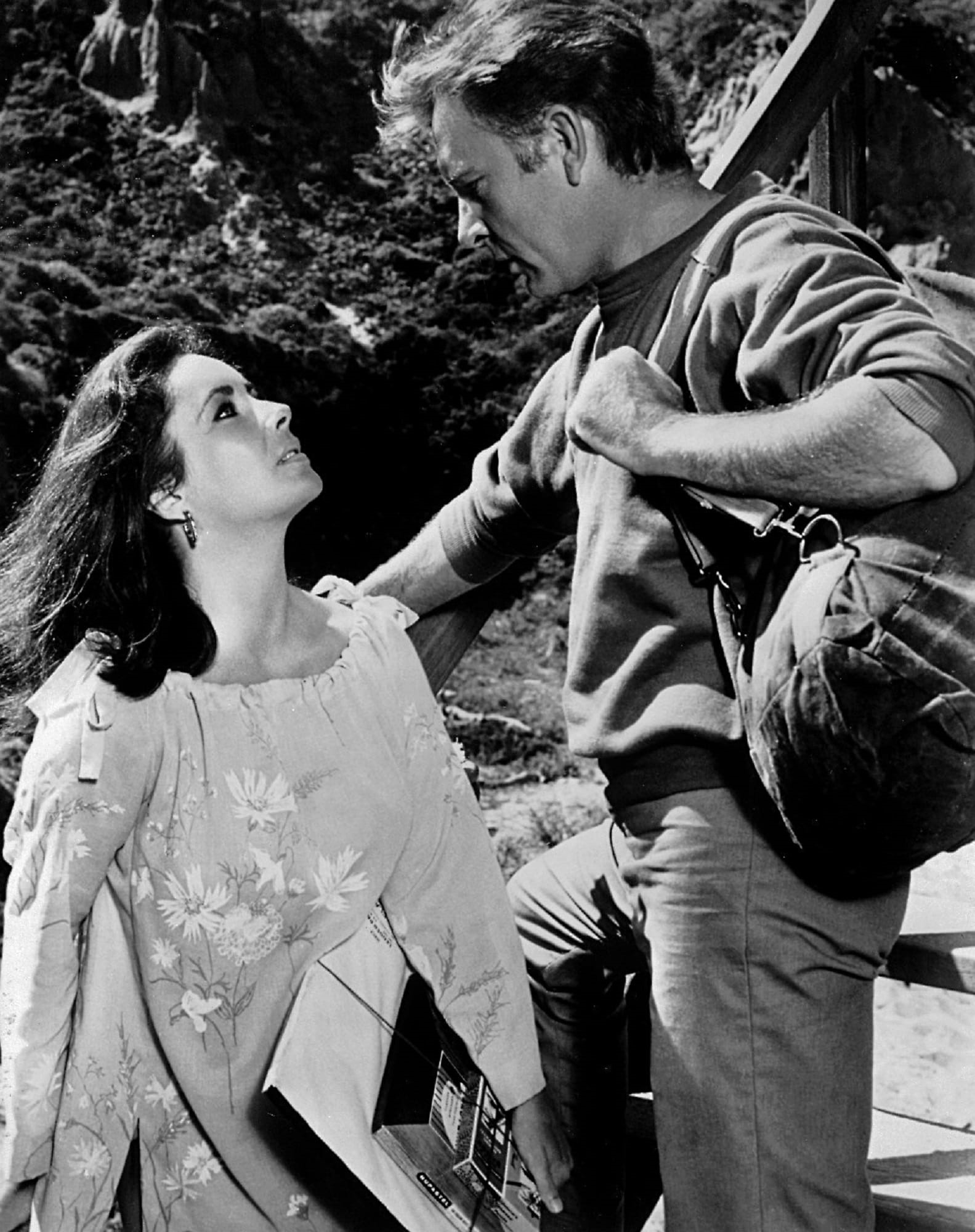 young adult, heterosexual couple, togetherness, outdoors, classics, day, Elizabeth Taylor, love, land, positive emotion, movies, couple - relationship, Phone HD Wallpaper