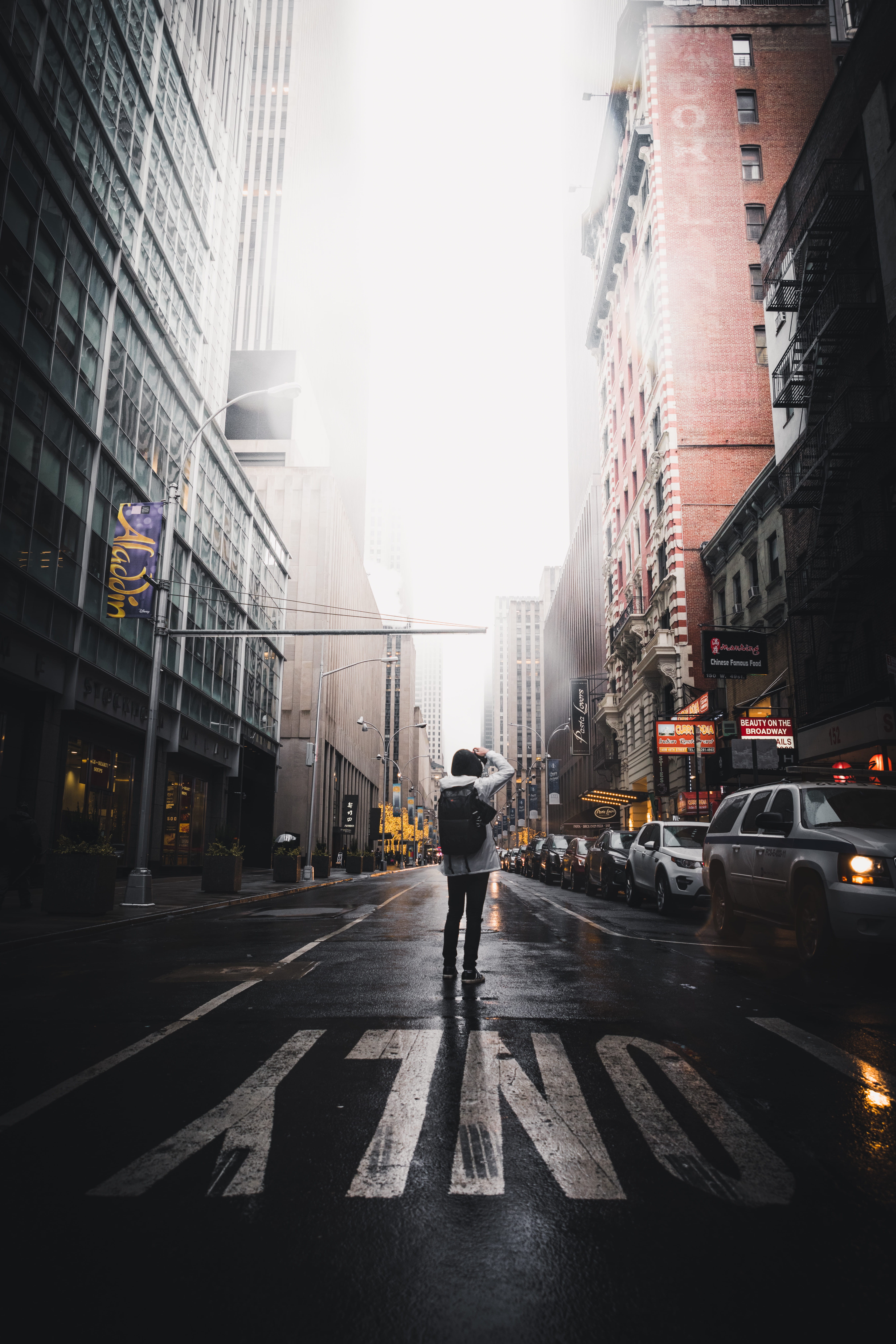 crossing, dark, bright, walking, urban Scene, manhattan, manhattan - New York City, 8K, from behind, city Life, motion, pedestrian, photo, roadside, building Exterior, Phone HD Wallpaper