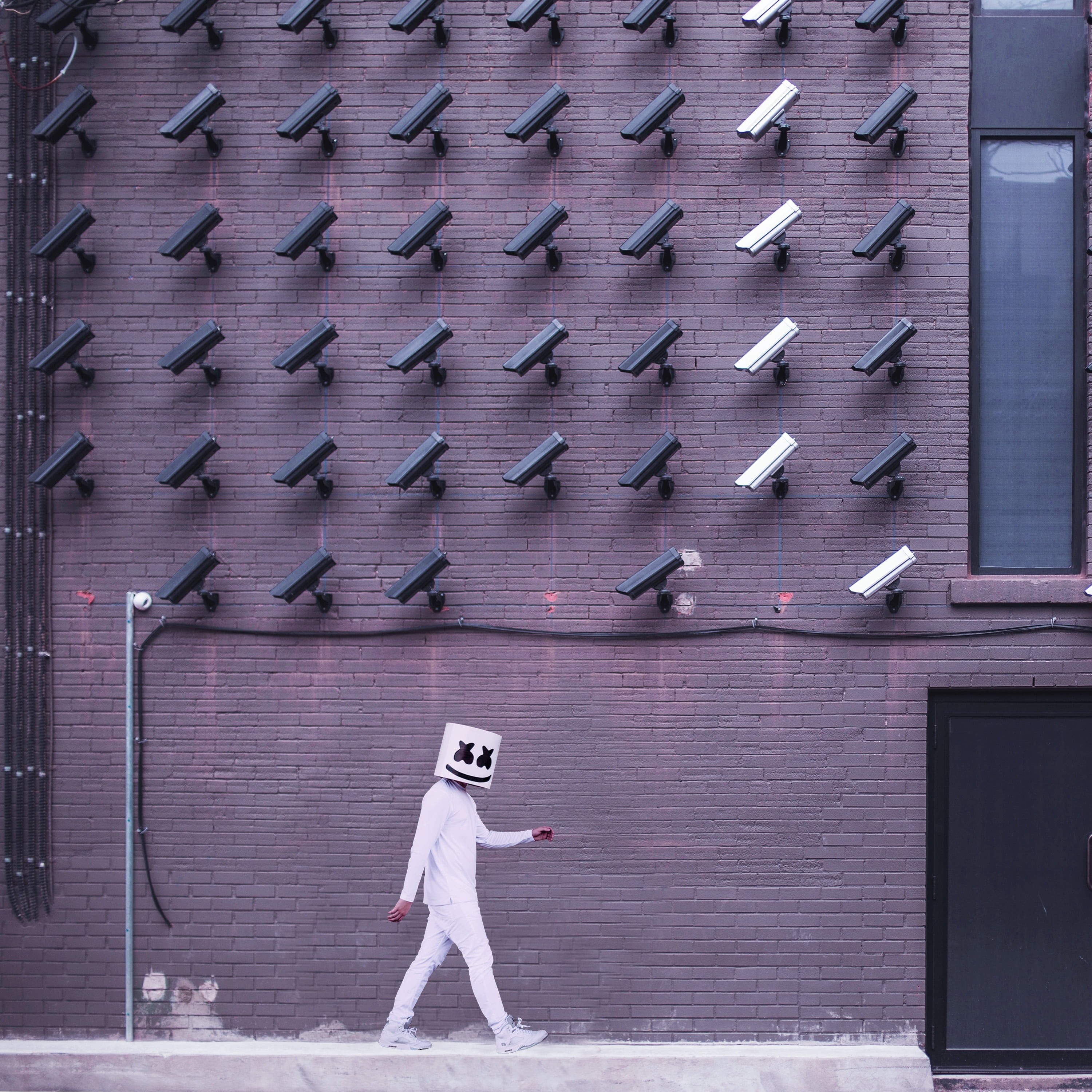 city, costume, filled, gray, real people, window, leisure activity, day, clothing, attire, walking, cctv, women, adult, outdoors, marshmello, 2K, standing, Phone HD Wallpaper