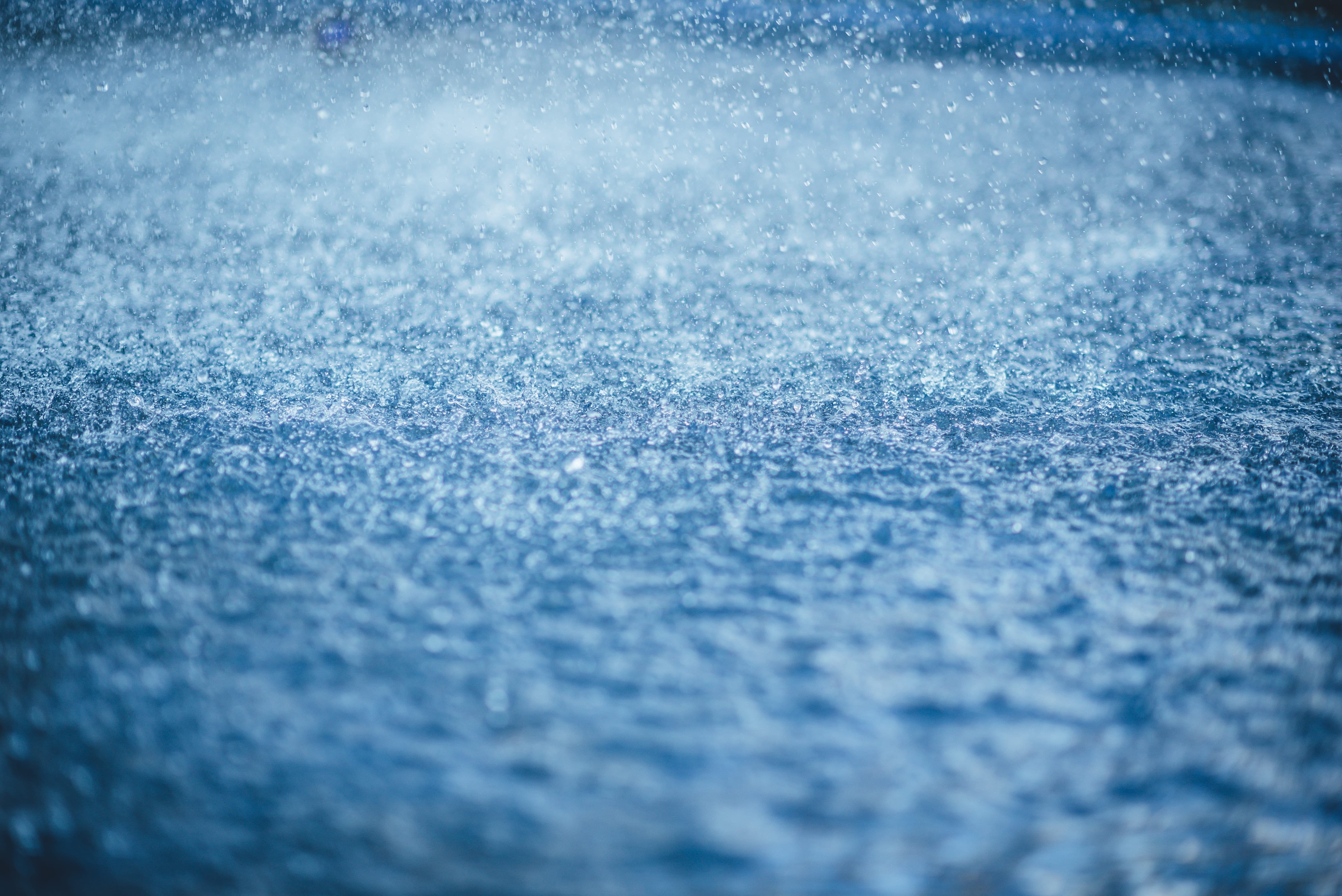 selective focus, nature, outdoors, no people, swimming pool, macro, surface, raindrop, sport, puddle, photograph, abstract, close-up, lapse, wet, blue, HD Wallpaper