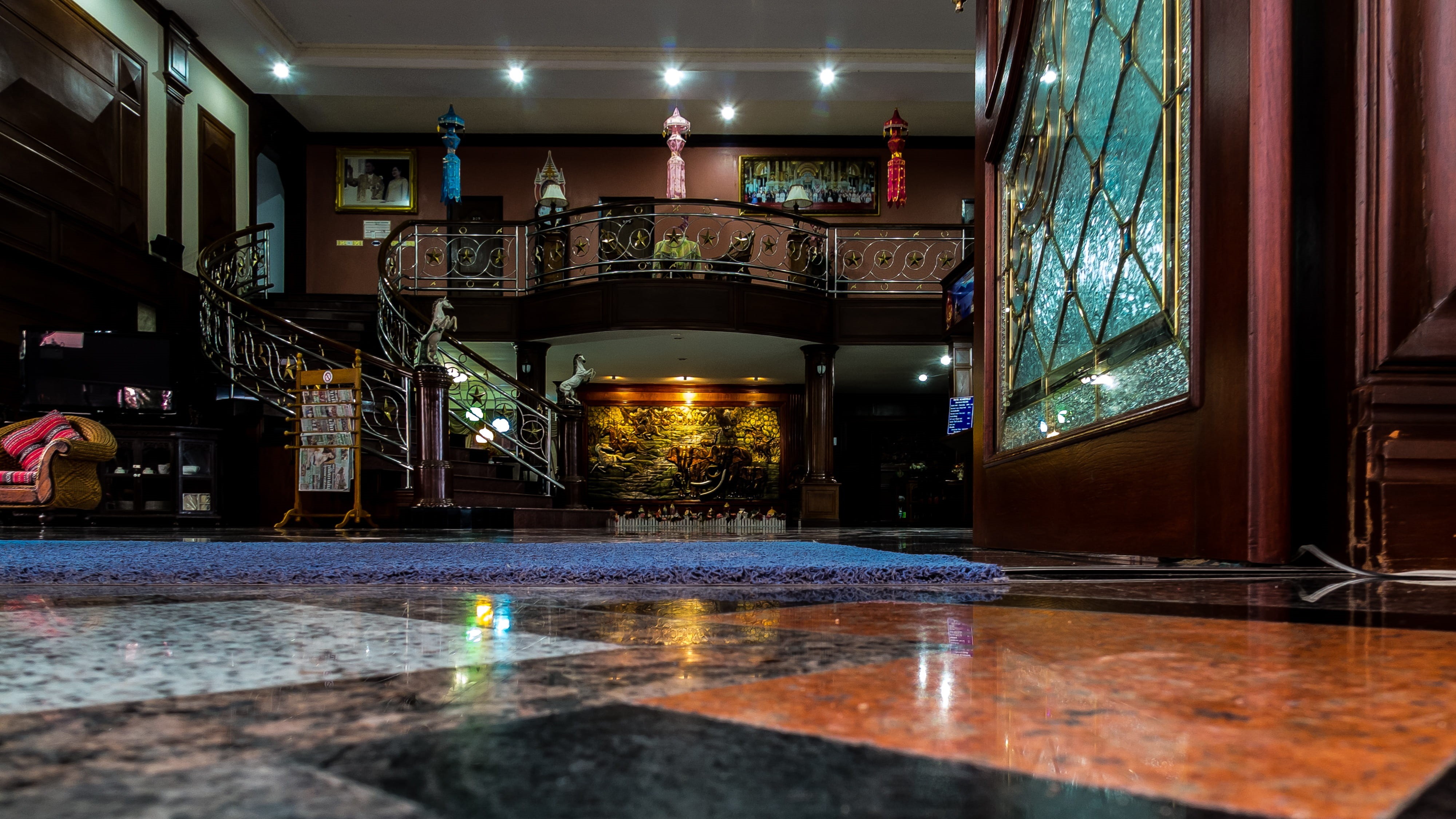 payao, glass - material, seat, architecture, illuminated, no people, bar counter, wet, glass, 4K, lighting equipment, luxury, reflection, indoors, night, HD Wallpaper