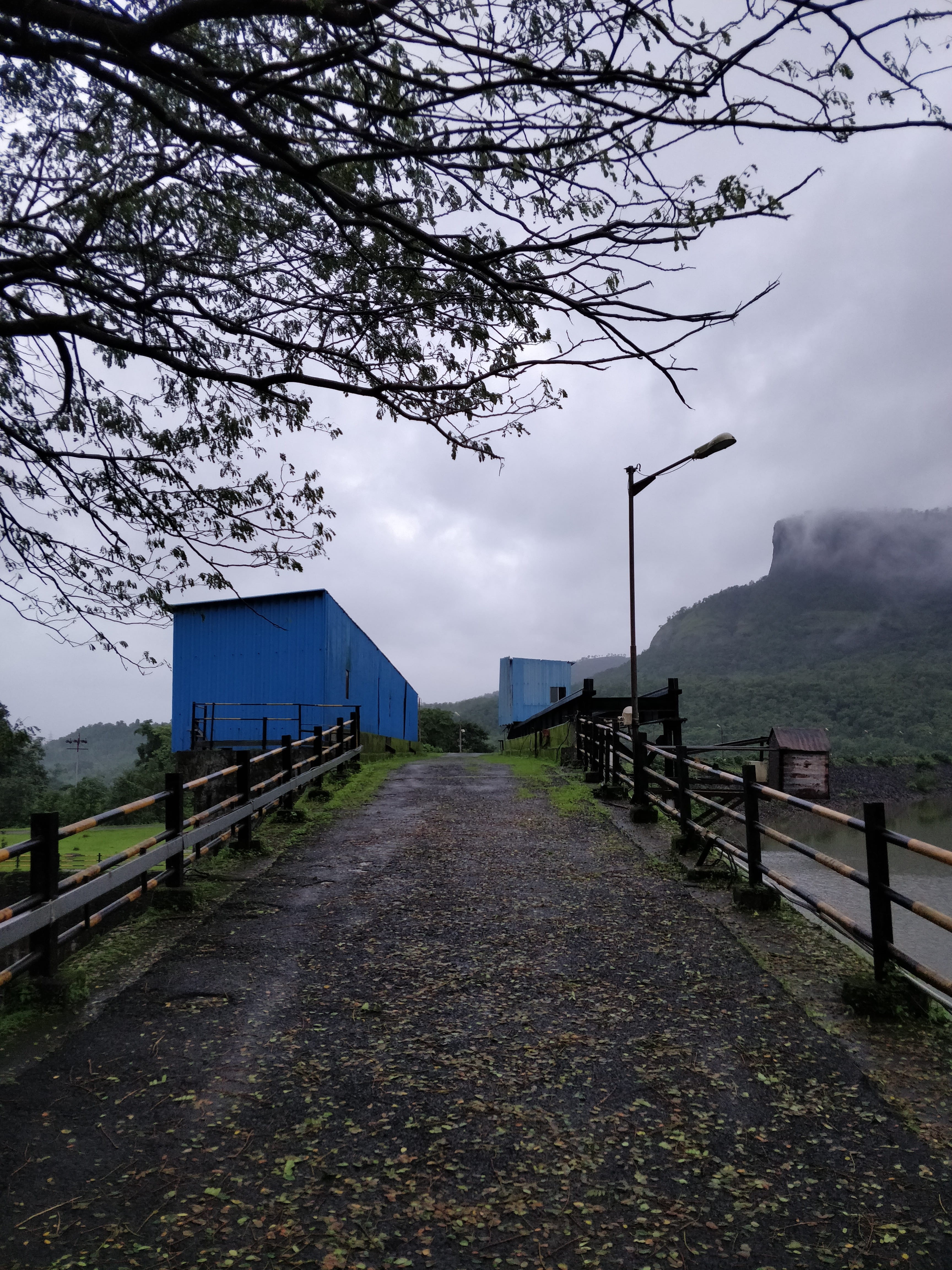 built structure, patnus, building exterior, outdoors, horror, railing, tamhini ghat, the way forward, early morning, tranquil scene, beauty in nature, Phone HD Wallpaper