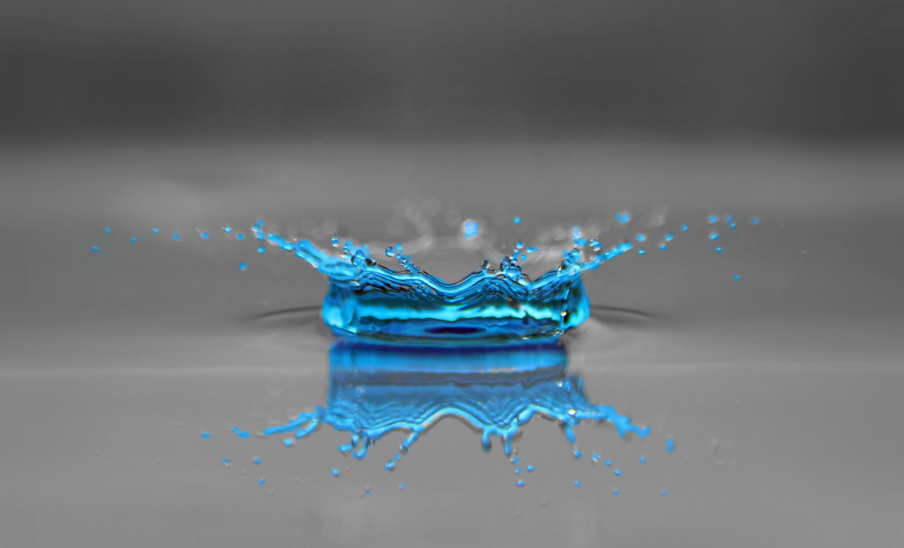 splashing, structure, water crown, drop of water, water splashes, gray background, turquoise colored, sparkle, refreshment, abstract, purity, mirroring, HD Wallpaper