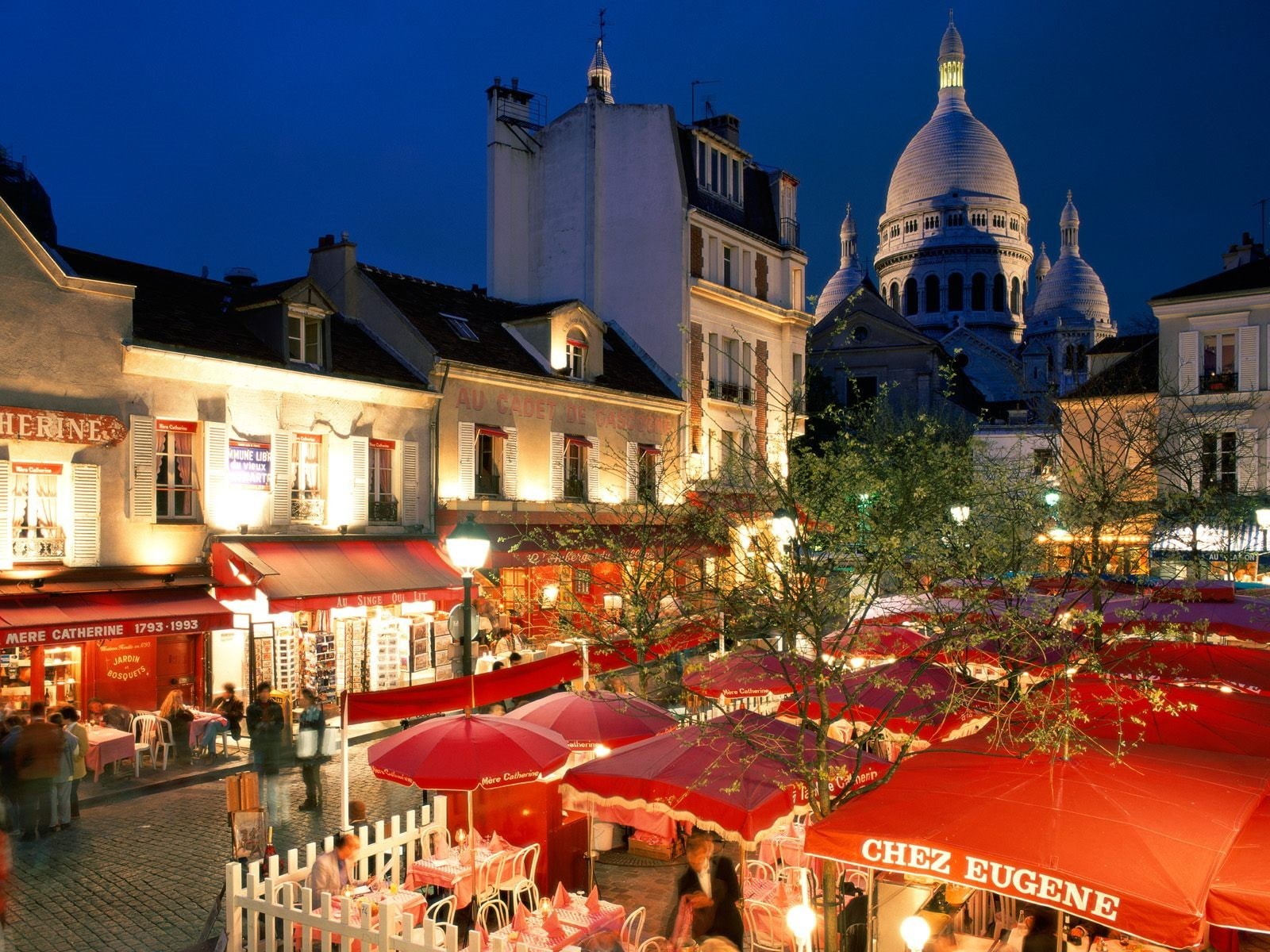 Montmartre, celebration, city, tree, France, Paris, built structure, sky, cityscape, 720P, night, incidental people, market, building, dusk, illuminated, HD Wallpaper