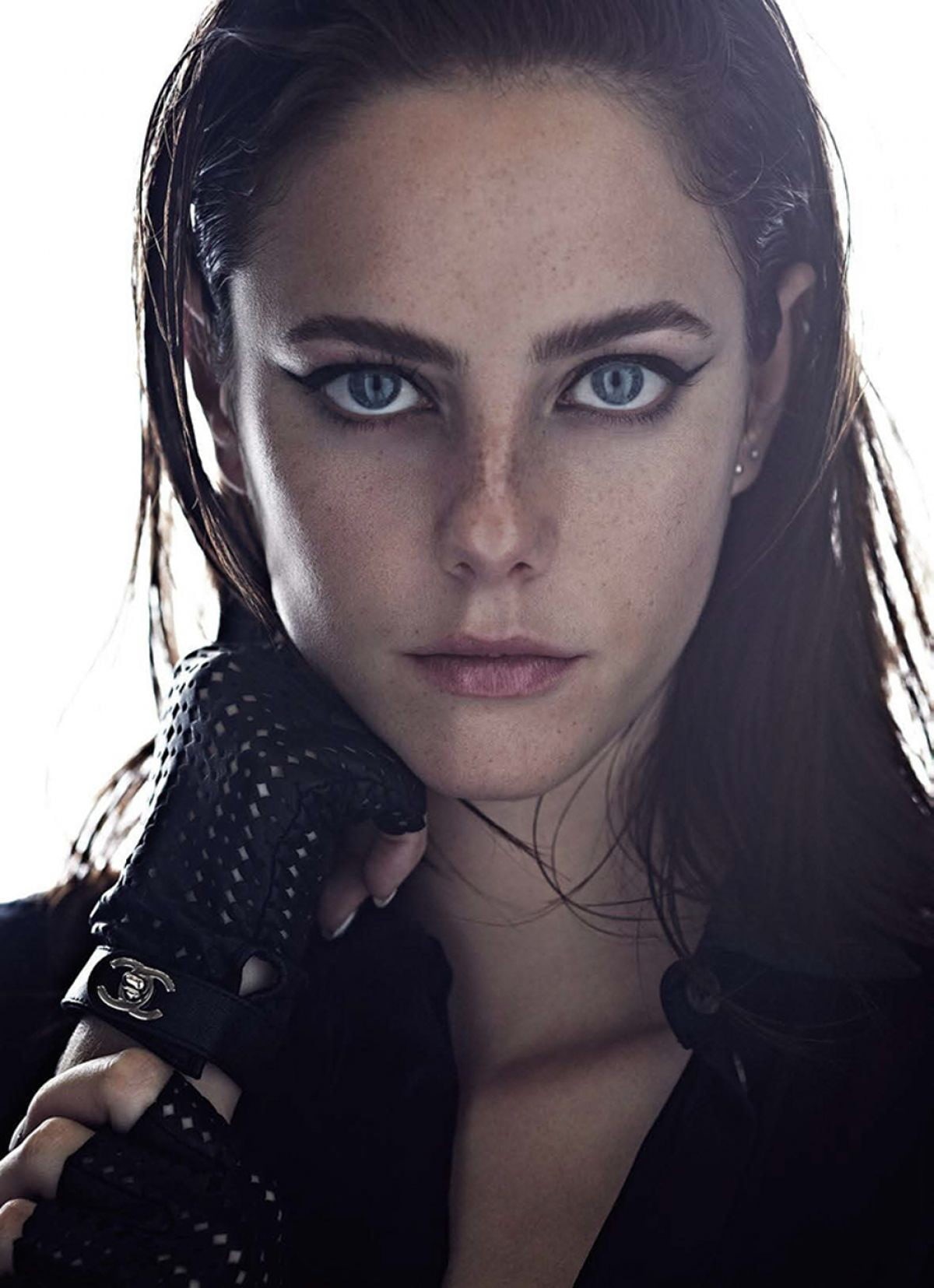 s, long hair, young adult, fashion, young women, gloves, headshot, portrait, adult, black, black color, beautiful woman, eyeliner, model, chanel, Kaya Scodelario, Phone HD Wallpaper