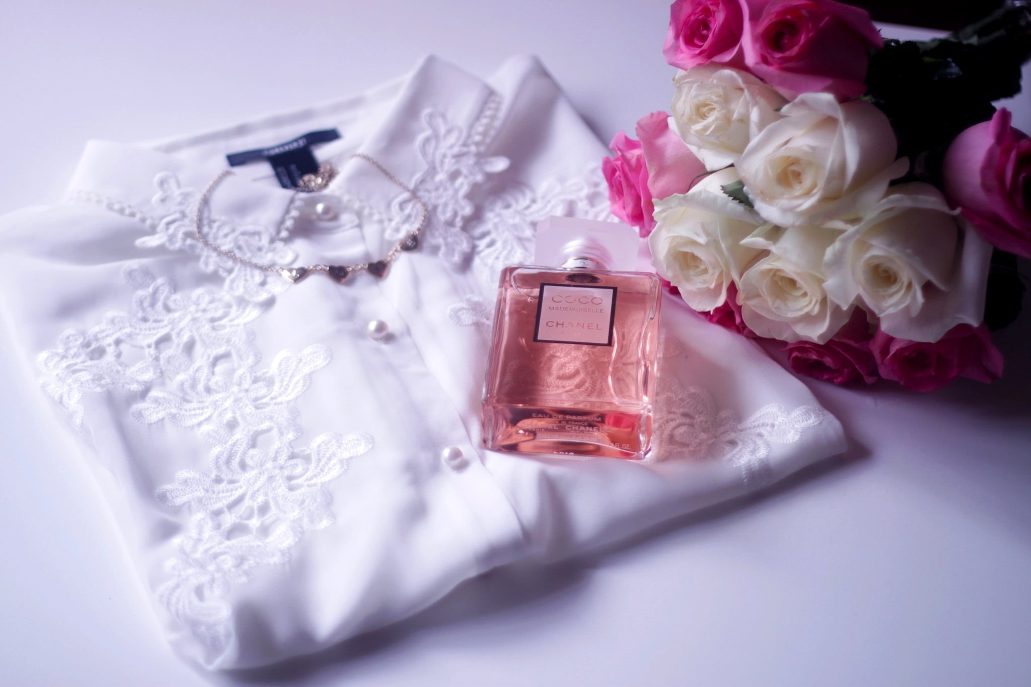 ring, pink Color, luxury, celebration, glamour, pearl Jewelry, gift, perfume, blouse, love, bride, flower, backgrounds, fashion, white color, plant, shiny, HD Wallpaper